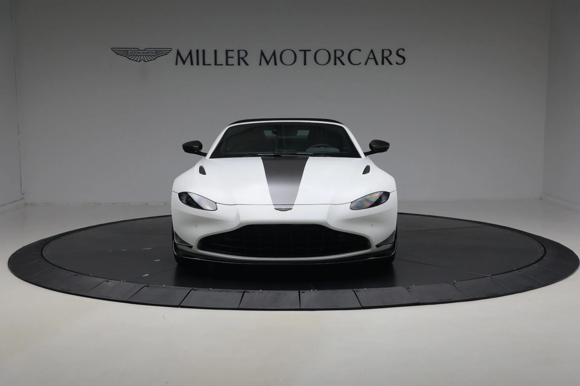 mph012_465725051_Used_2023_Aston_Martin_Vantage_F1_Edition_1784727117_af3fec40fa