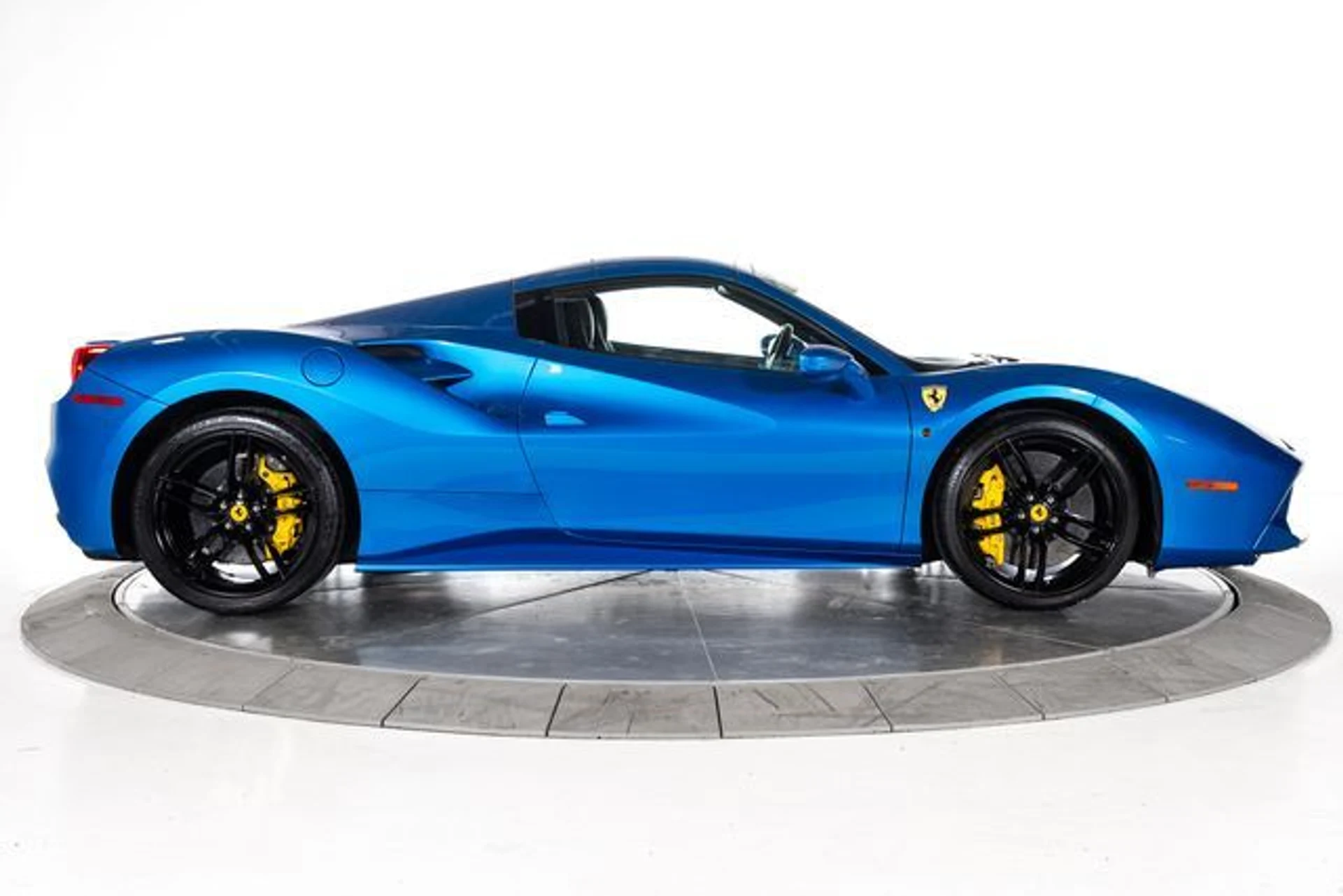 mph012_46756003_f49725db3ed6cf759a8c413704e9ec75x_630dbd14fd