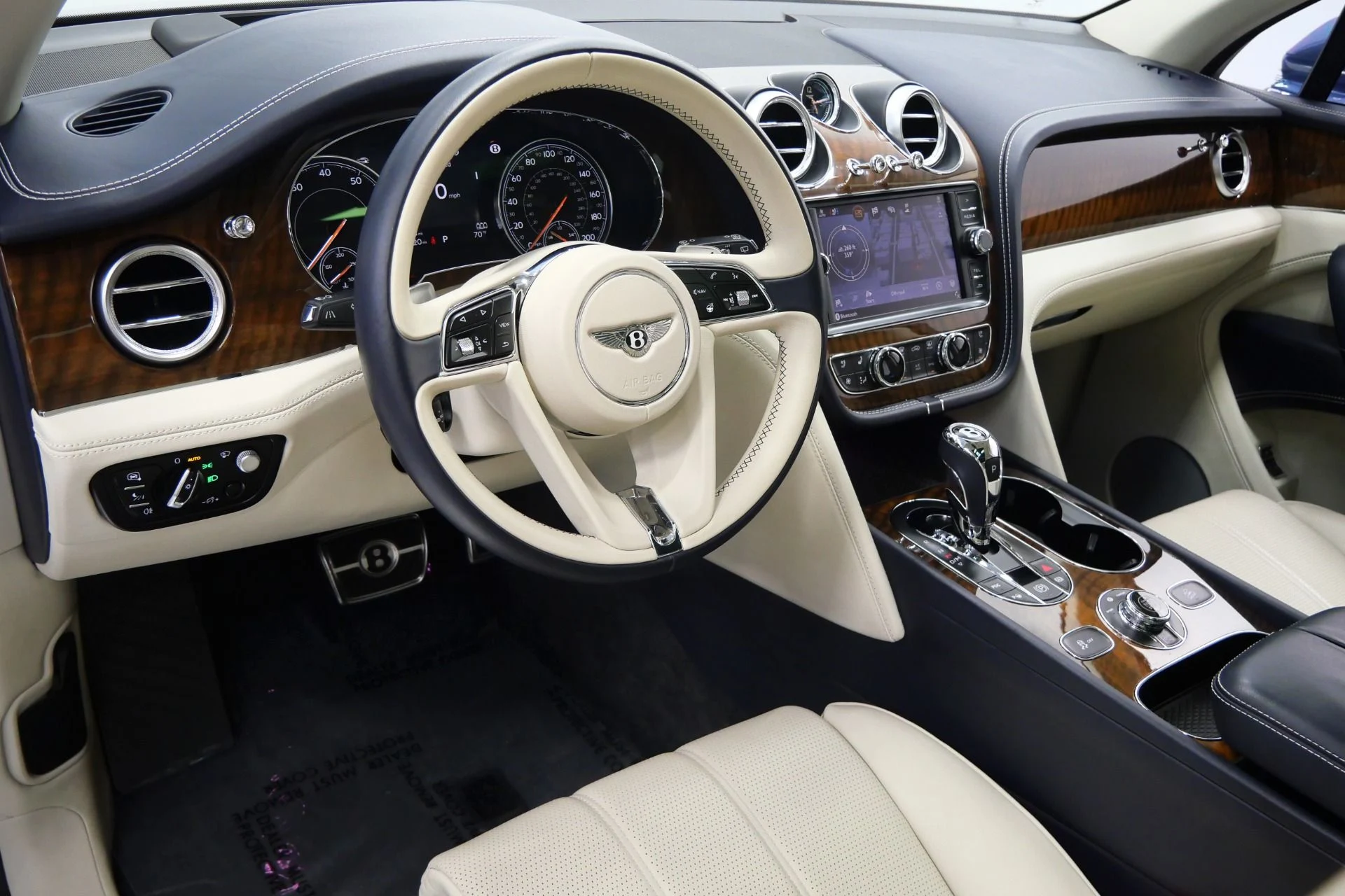 mph012_46941189_Used_2018_Bentley_Bentayga_Onyx_Edition_W12_Touring_Specification_Front_Seat_Comfort_Specification_1772647427_2470548ab7