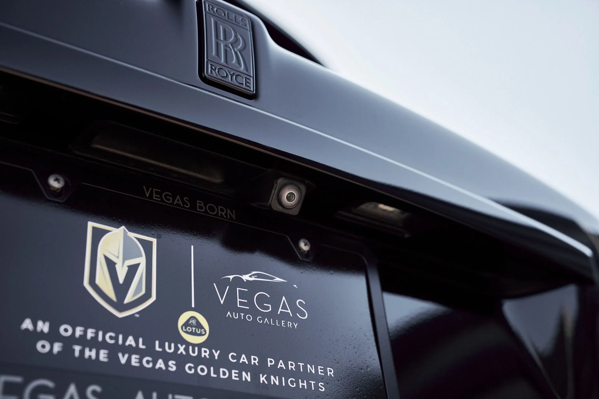 mph012_470727561_Used_2019_Rolls_Royce_Cullinan_Base_1764382650_d246cf774b