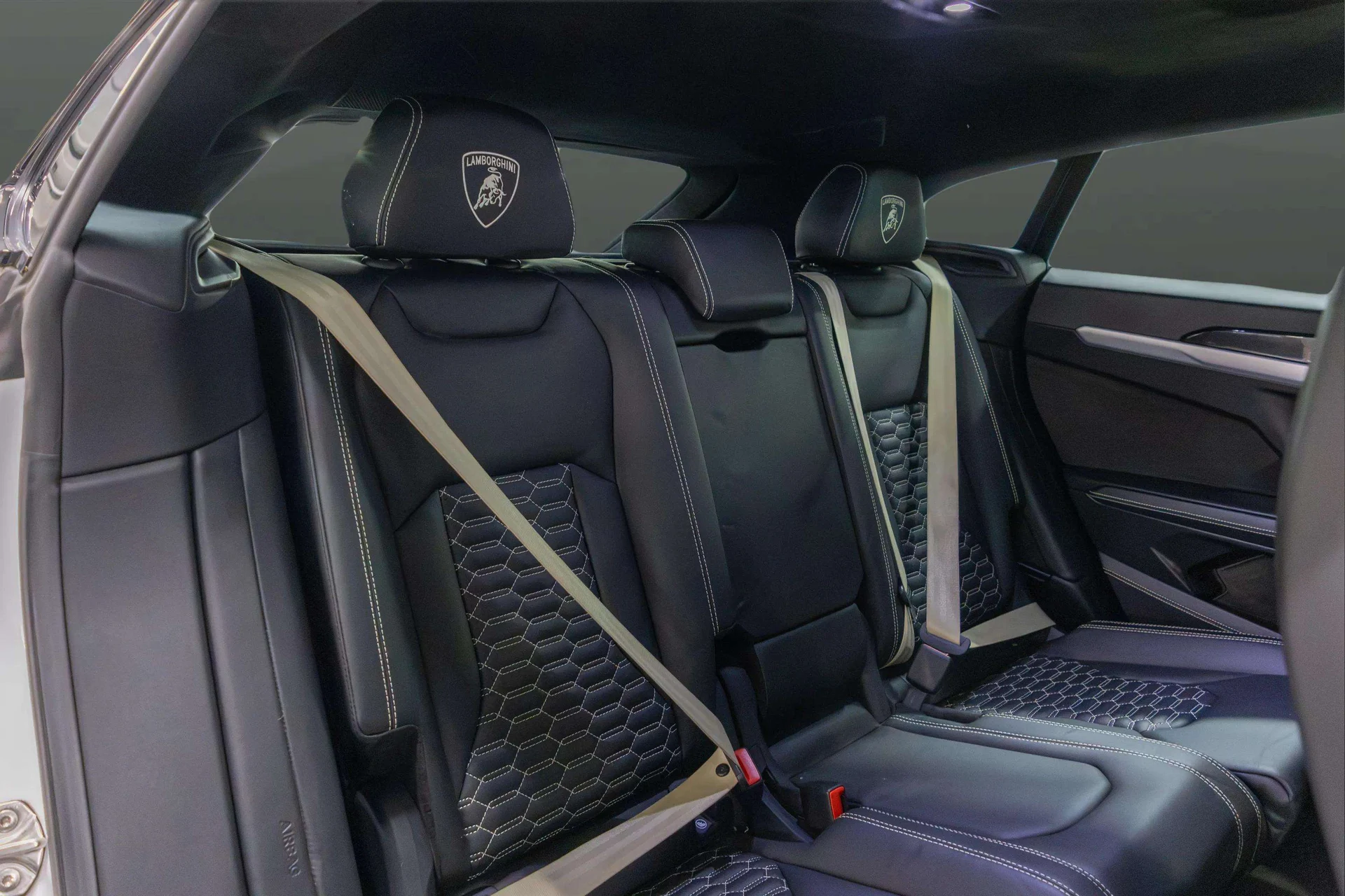 mph012_476160639_6bd1f249_c62d_4e0d_8889_3dc719b1e8d3_202120_Lamborghini20_Urus2028_ZPBCA_1_ZL_3_MLA_1510329_13_9a63146365