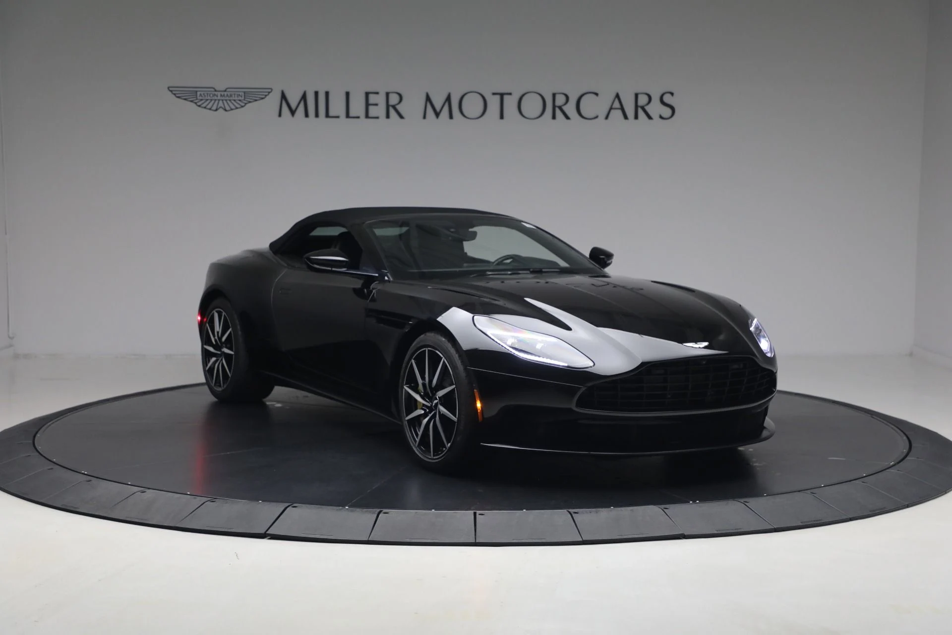 mph012_478500675_Used_2020_Aston_Martin_DB_11_Volante_1780502553_d05c78b329