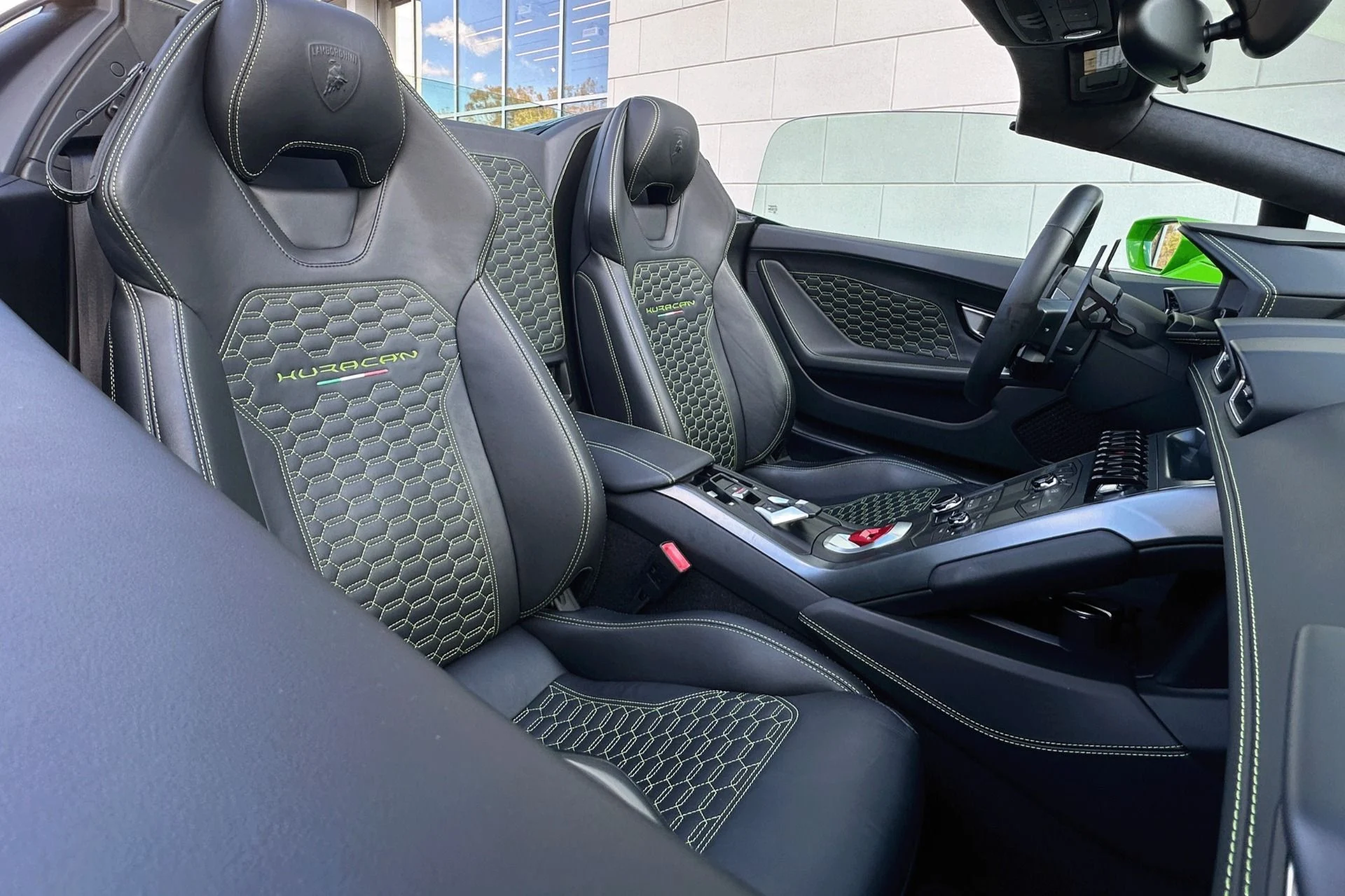 mph012_479674332_Used_2017_Lamborghini_Huracan_RWD_Spyder_1761220667_d6c0b2fdd2