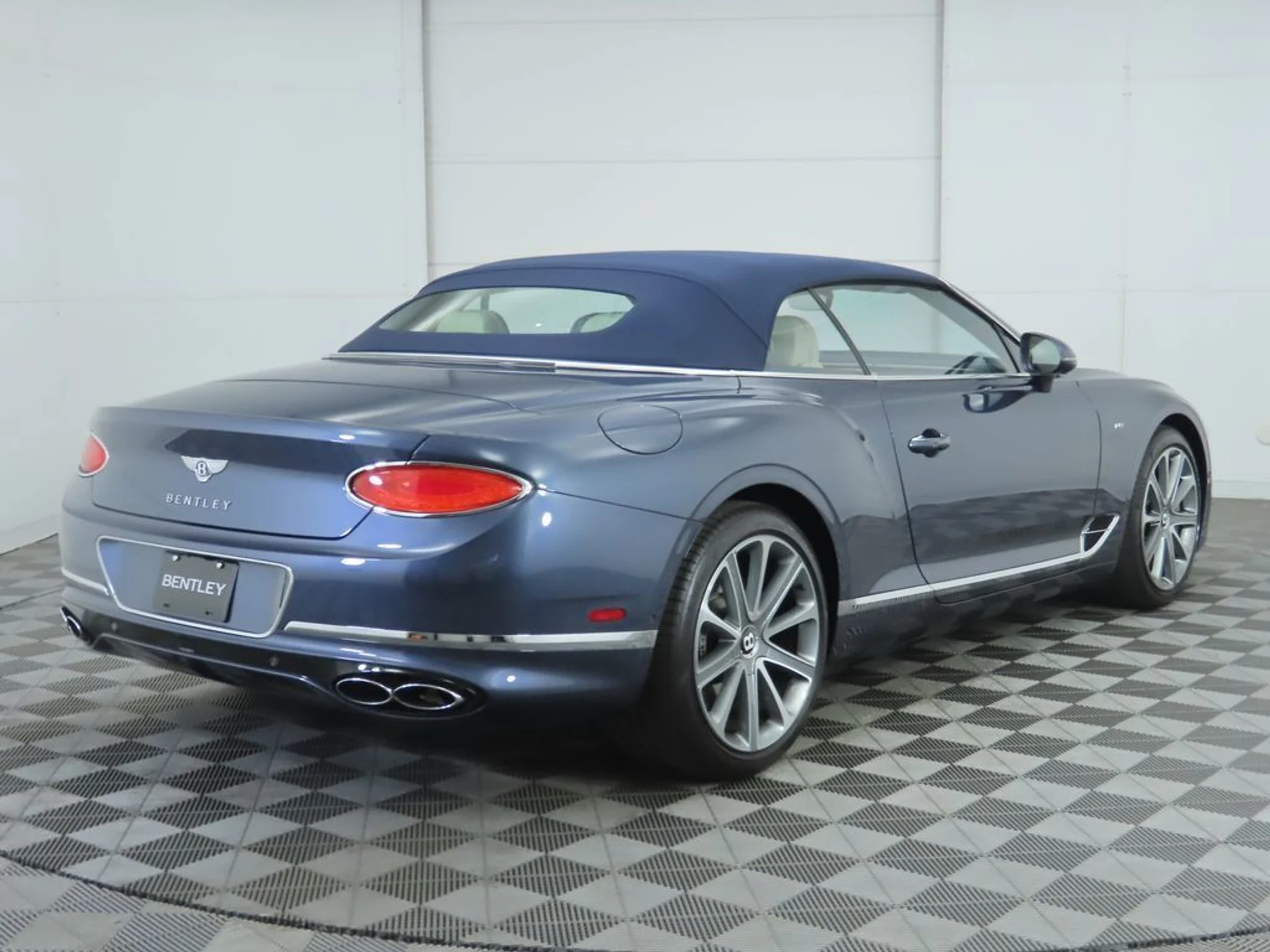 mph012_480497061_used_2022_bentley_continental_gtmullinerconvertible_8119_22956704_13_1024_43b534d135