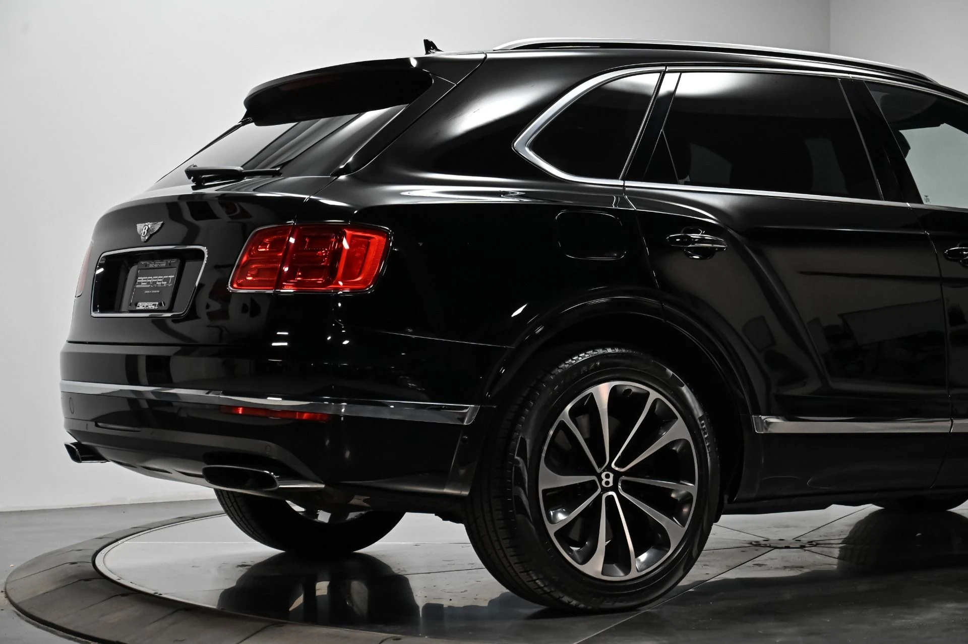 mph012_489517876_Used_2018_Bentley_Bentayga_W12_1756239179_ef9c0ffec7