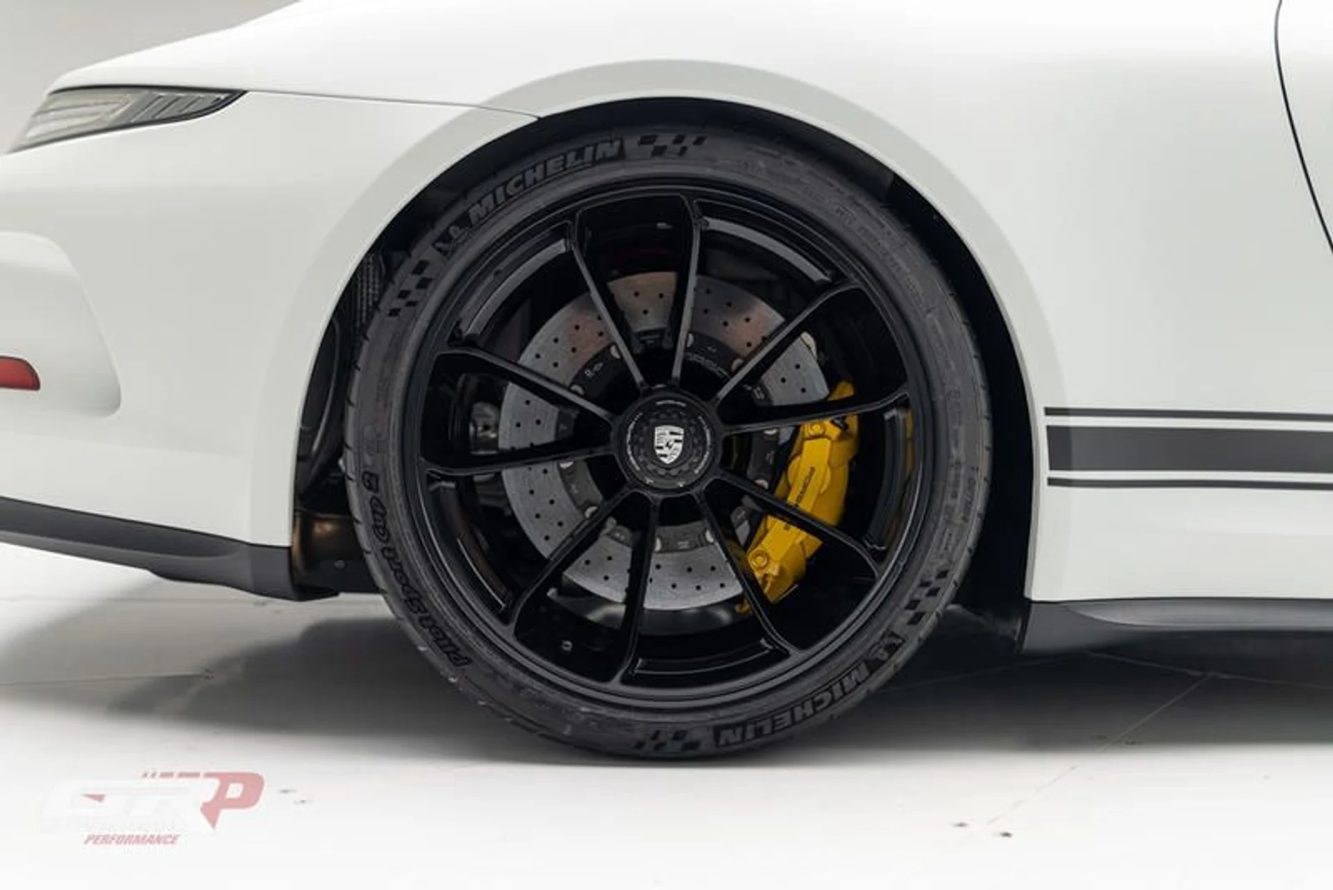 mph012_500107930_37_F9_CCF_3_AB_91_467_C_8089_3760480_DD_8_BE_95b6d3c214