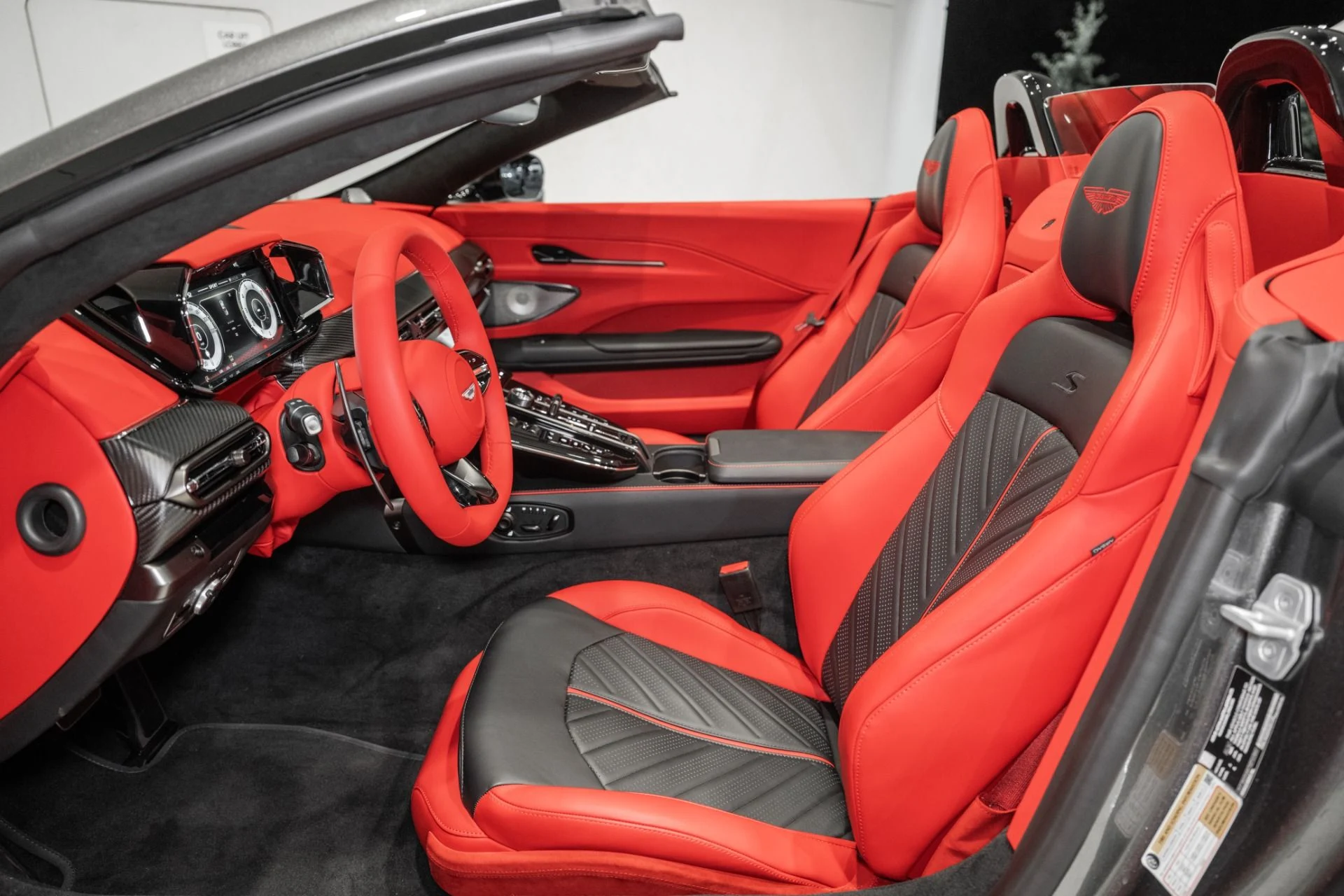 mph012_504417096_New_2026_Aston_Martin_Vantage_S_Roadster_1781710661_10e18105dd