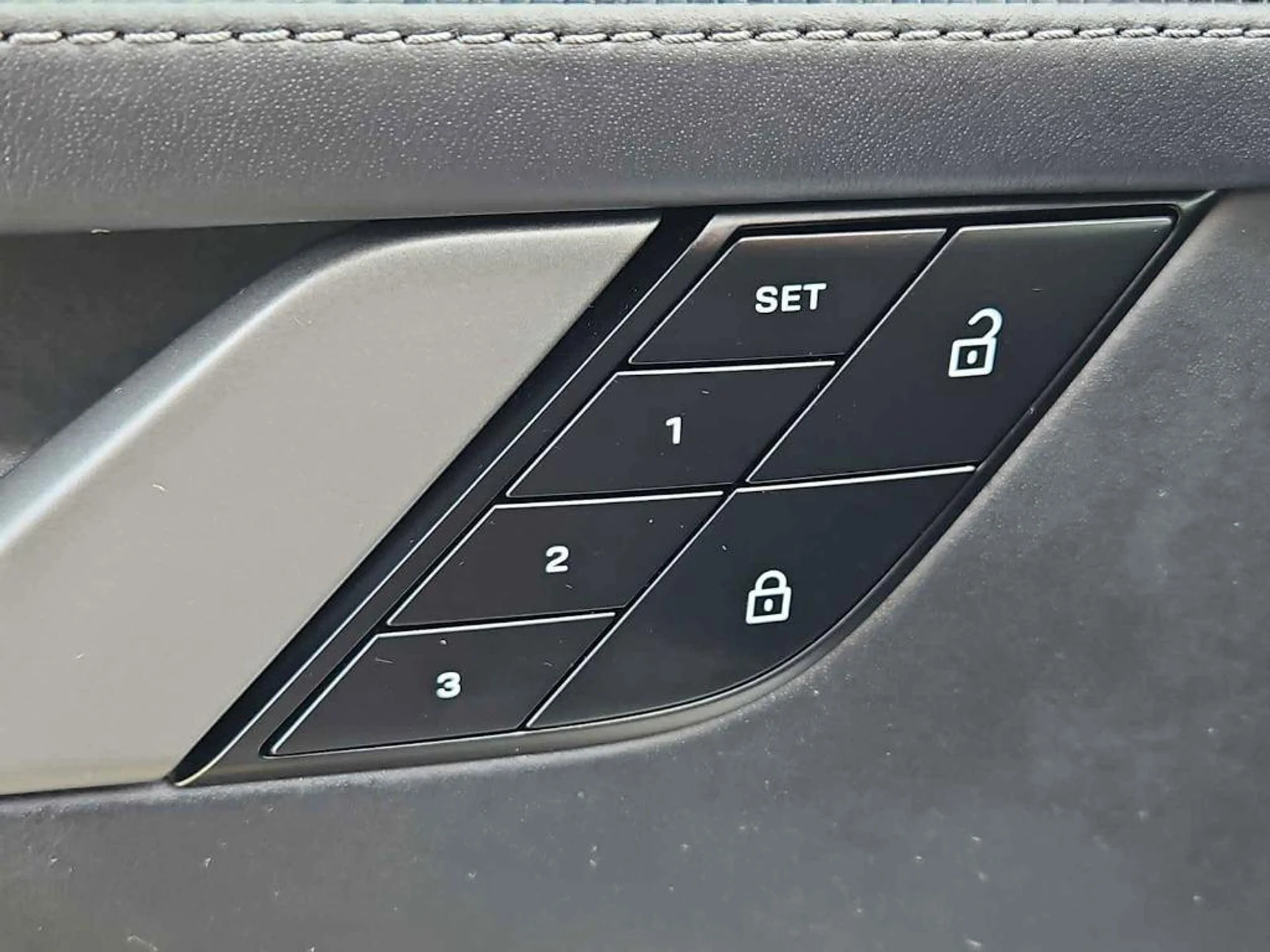 mph012_50730019_JFN_Js_Ie_JNO_1cr86_Z0_Nhf32_Xzj_Fc_763eee3f3d