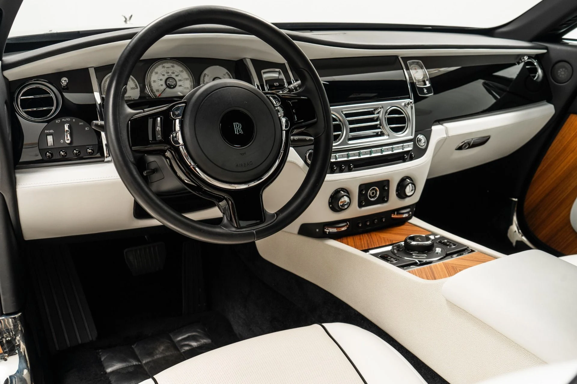 mph012_507554929_Used_2016_Rolls_Royce_Wraith_1759423730_0f132f35f0