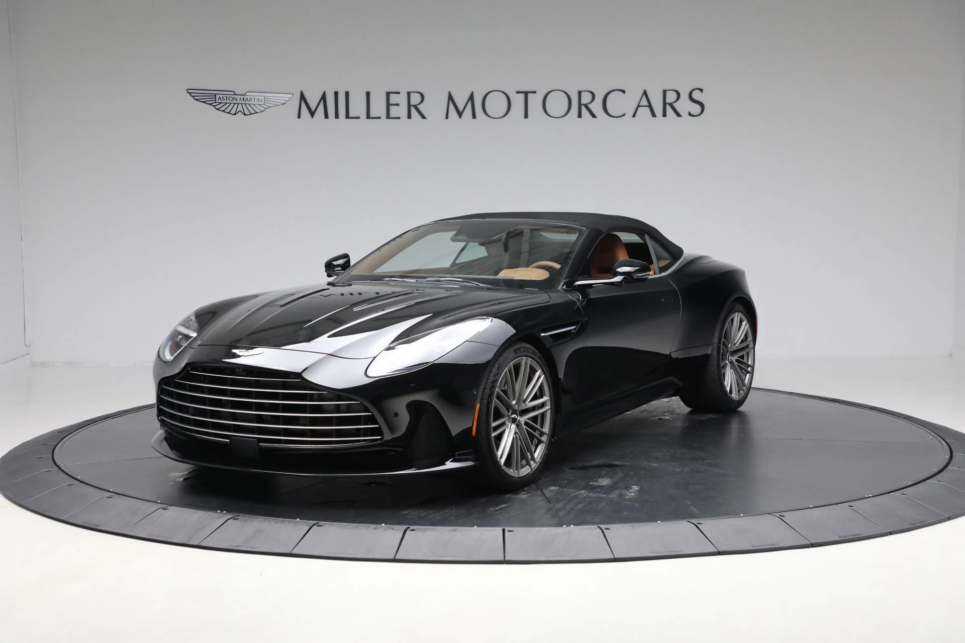 mph012_507672927_New_2025_Aston_Martin_DB_12_Volante_243ac0ba9a