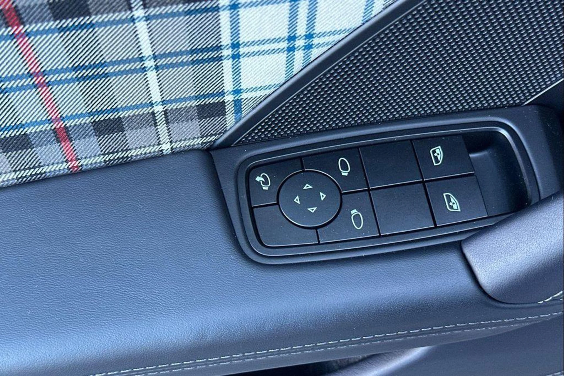 mph012_523220673_a_E_Ifude_Wu_N7pn_rpp_Q_JX_0_Dm_Tus_45c705a138