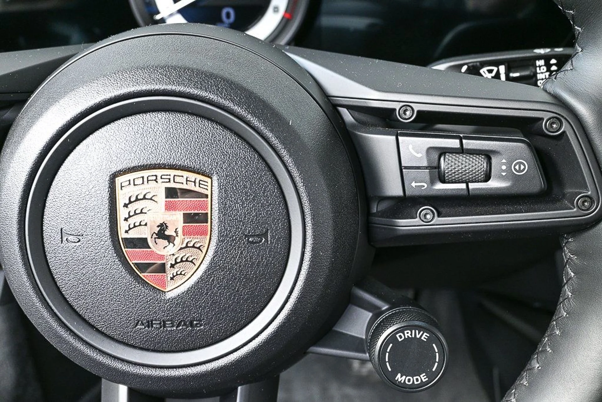 mph012_52402654_0ea52ac643bf9d550f84eb3aa8993095_d183158a64