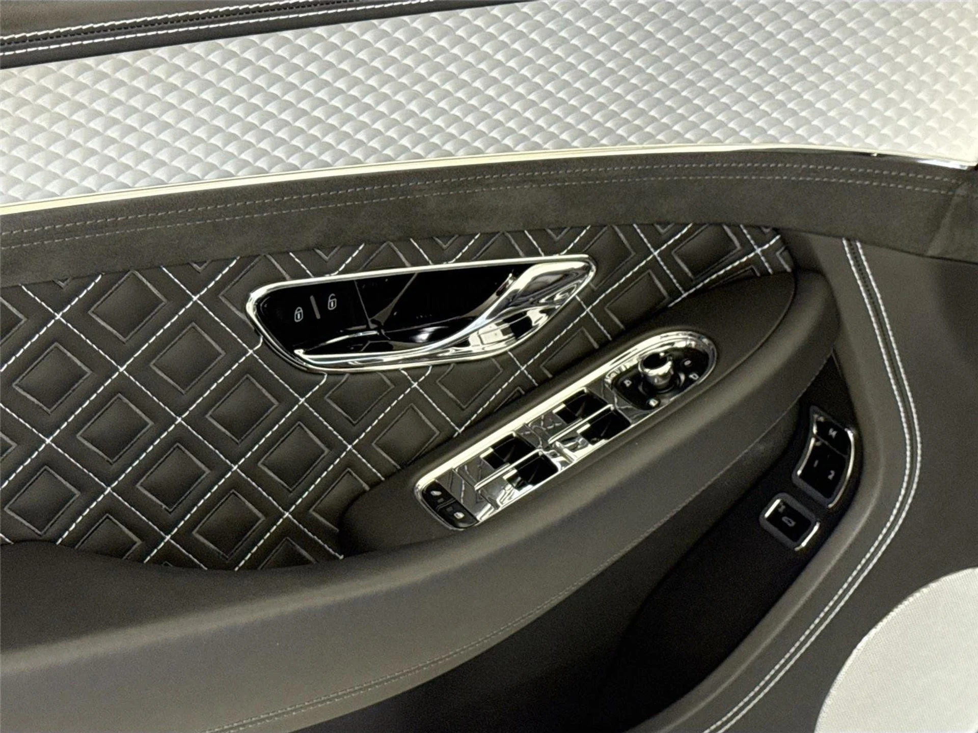 mph012_525141610_3cc464ade400b08c12aaf88a86b60f4b_24c971b45f