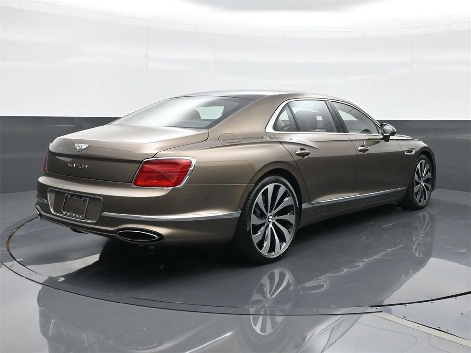 mph012_526178906_aca1e1b002d6cf70a5061a17116463dax_5d0e8f1800