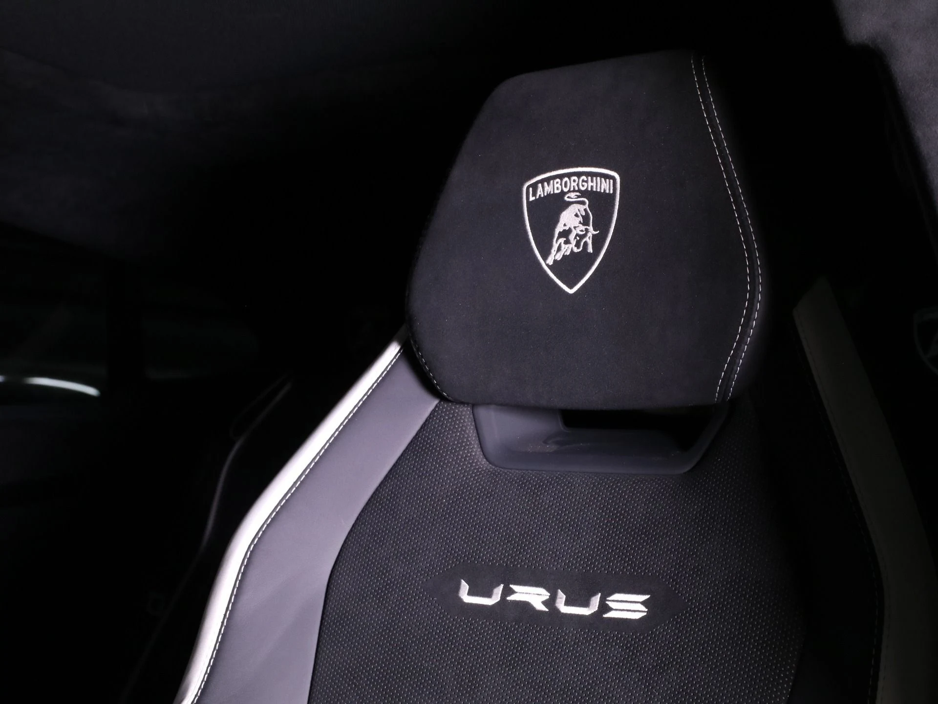 mph012_526779463_Used_2023_Lamborghini_Urus_Performante_1732871957_dbd633009a