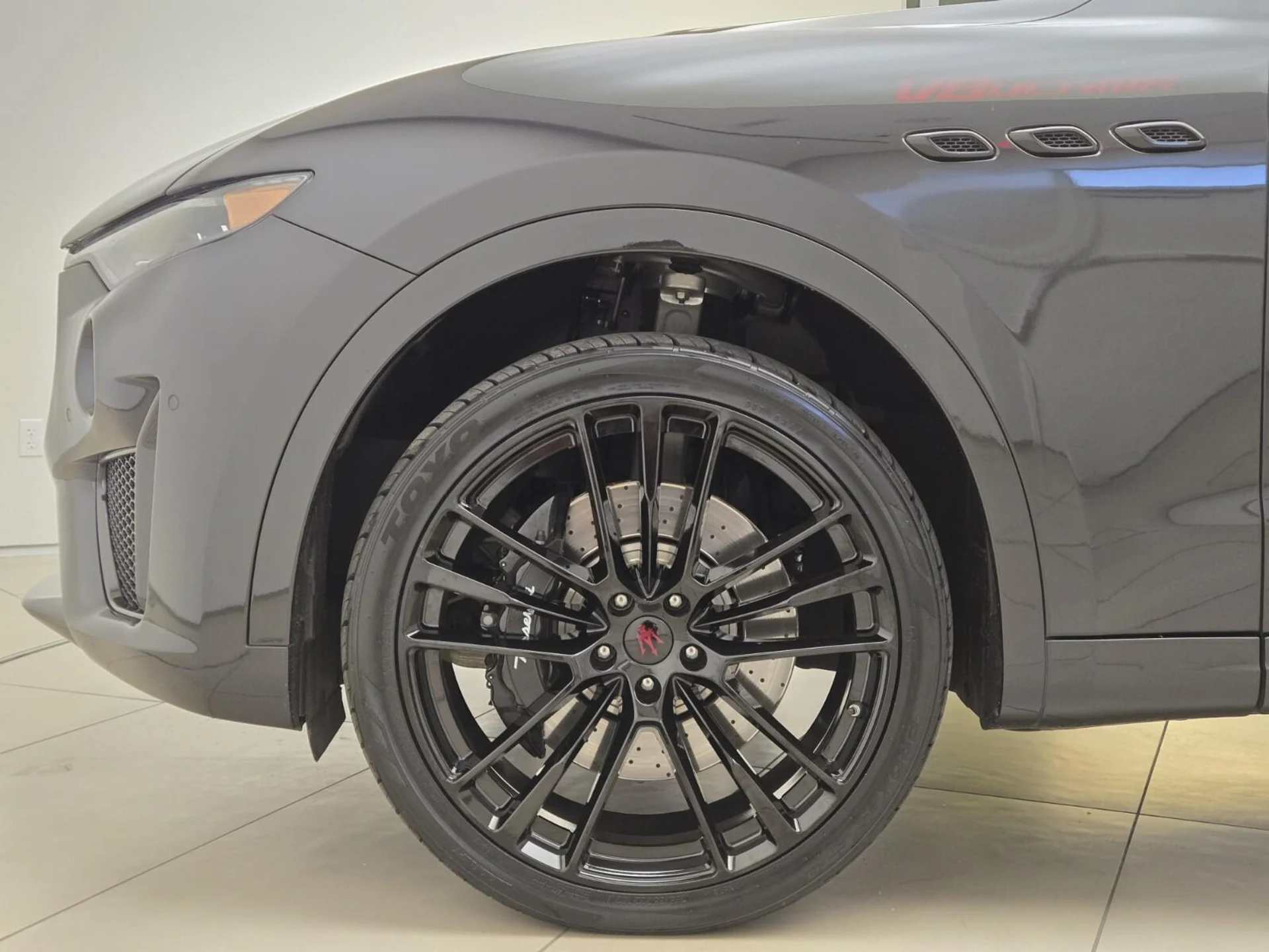 mph012_527394362_Used_2024_Maserati_Levante_Trofeo_1782453354_2474135d7f