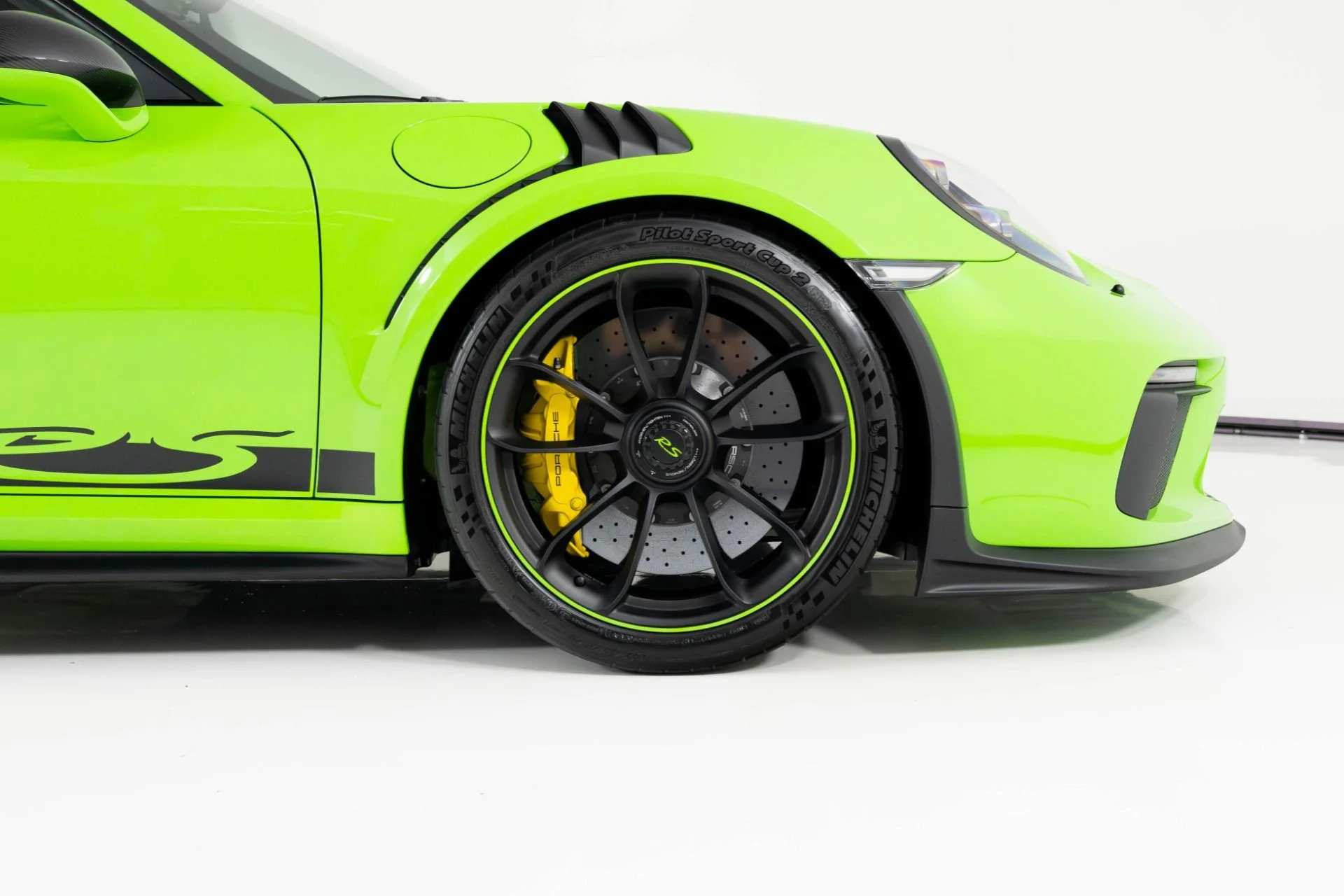 mph012_528248720_Used_2019_Porsche_911_GT_3_RS_1763595263_eb47a1f697