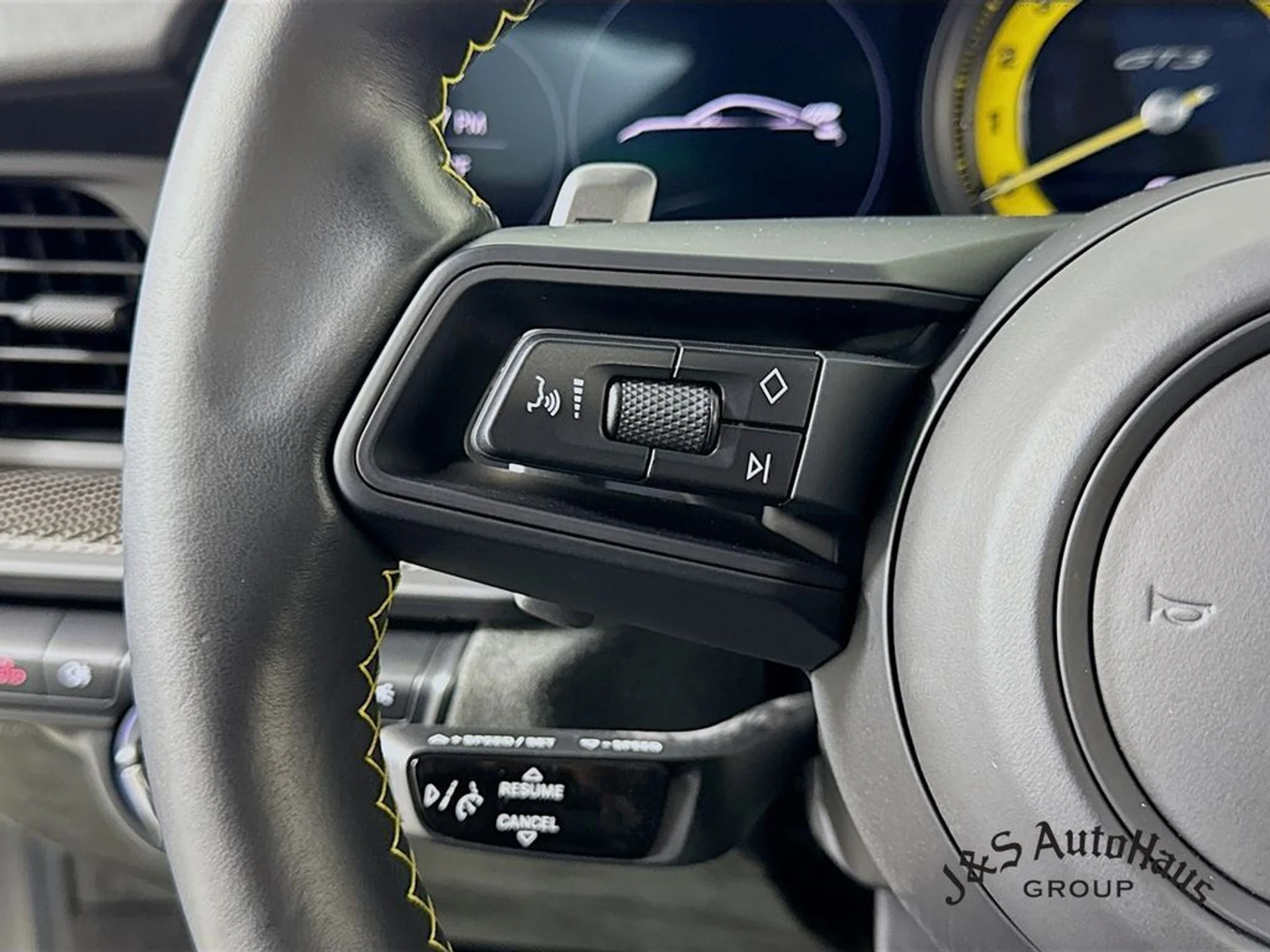 mph012_529113937_bqxuikyrslts7nvcicikqmbv54z3_65aeb8b2bc