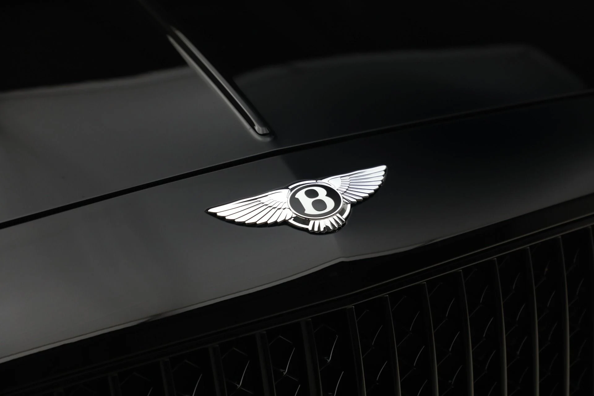 mph012_532644521_Used_2023_Bentley_Flying_Spur_V8_1770152797_f05be54071