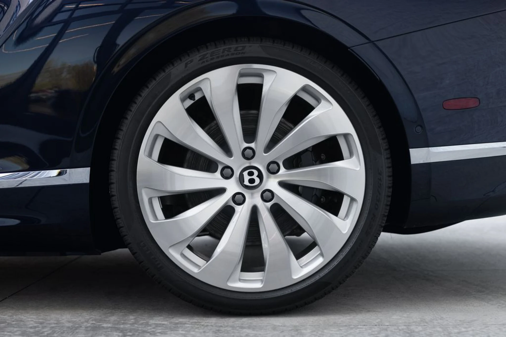 mph012_533565781_43d9556d3d68ef71dc2e68cf50af66e8x_f91d63e4b6