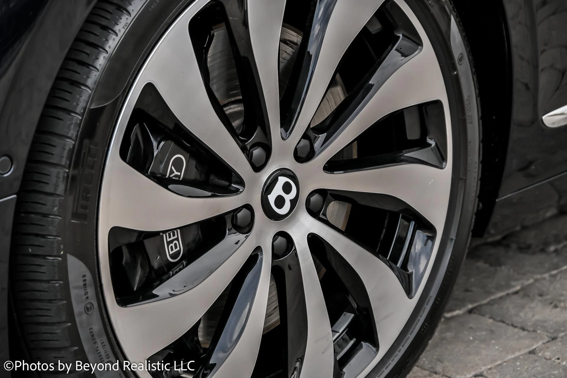 mph012_539160143_Used_2022_Bentley_Flying_Spur_W12_1761810940_4e4b7a20bb