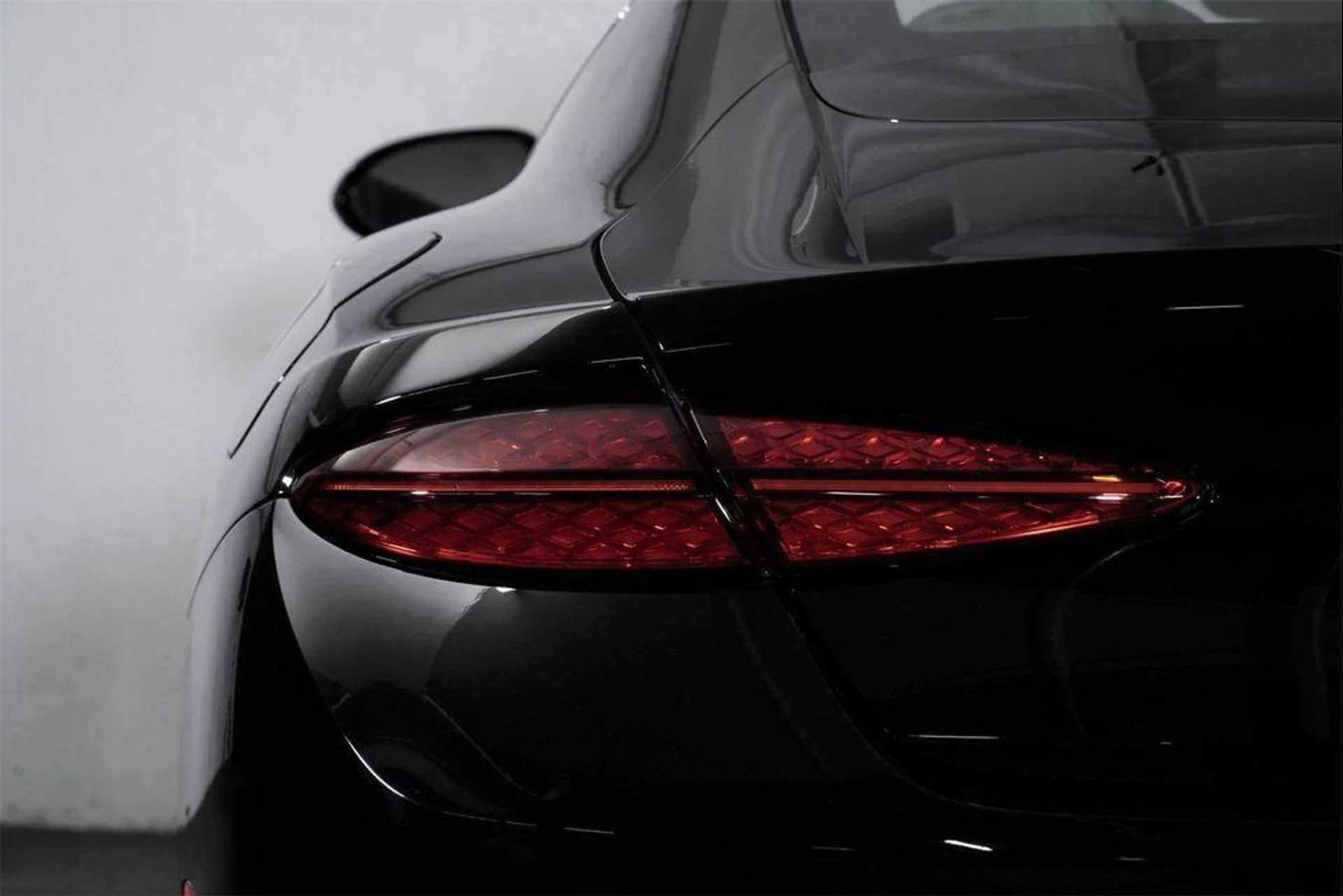 mph012_543898845_qxb2028_Qk2fggcqo_HG_Ukk_TO_Ol1_U_62129142b5