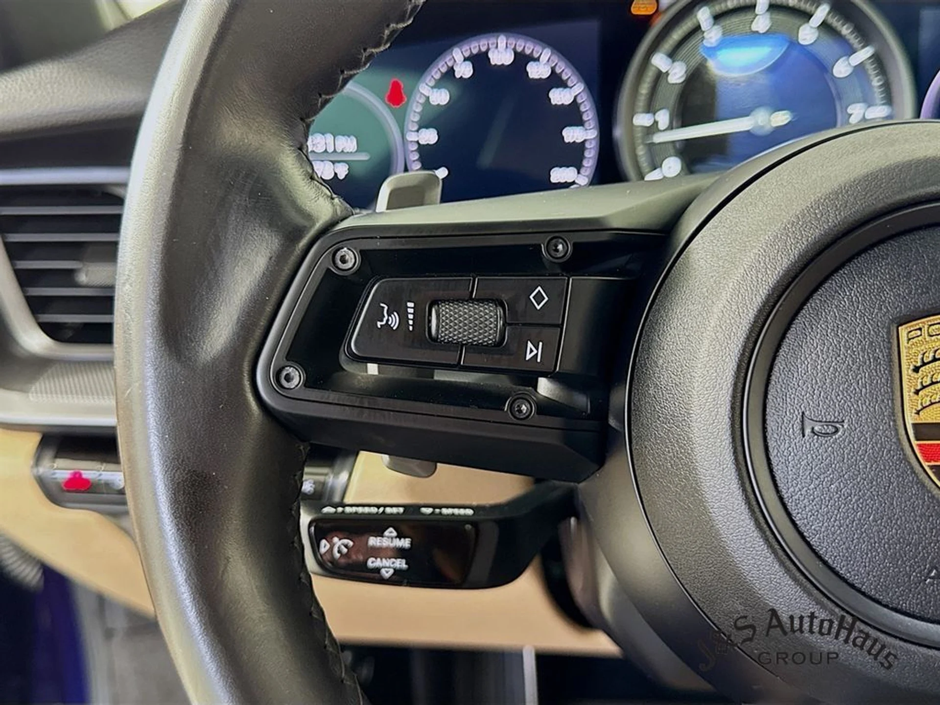 mph012_547400641_sedtwr5sr861safv380d0a7kuttt_f7d9c69ff9