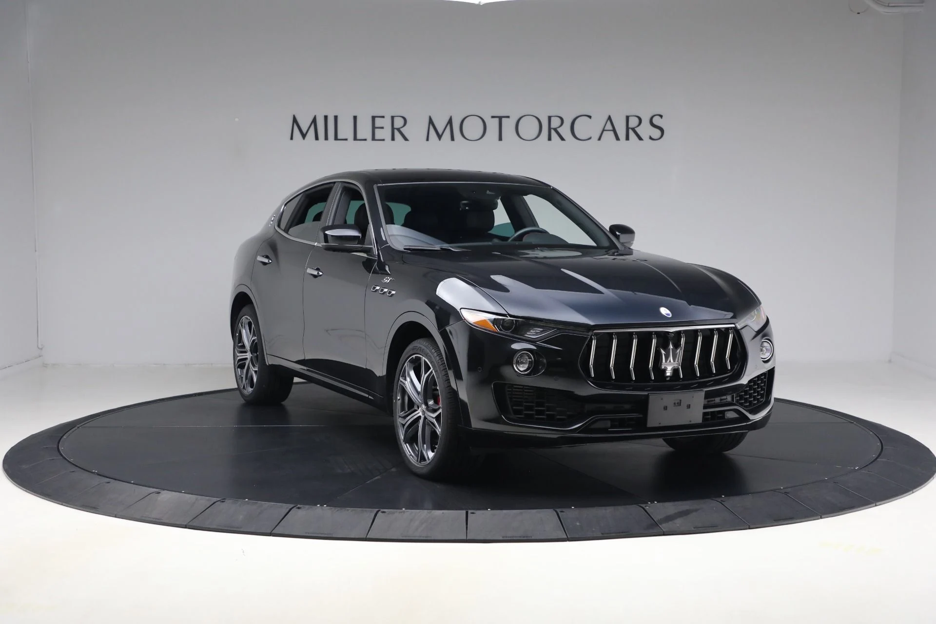 mph012_548101807_Used_2023_Maserati_Levante_GT_1791466885_1b0fe9656c
