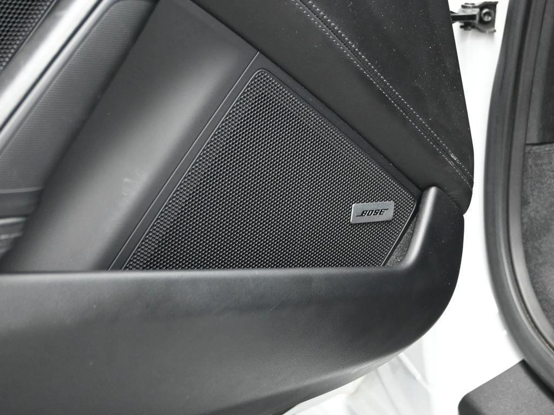 mph012_551348775_M3c_O_Ar_Tl_W_Rqpb_SC_9zvp_P91l1_J4_6e69e095fe