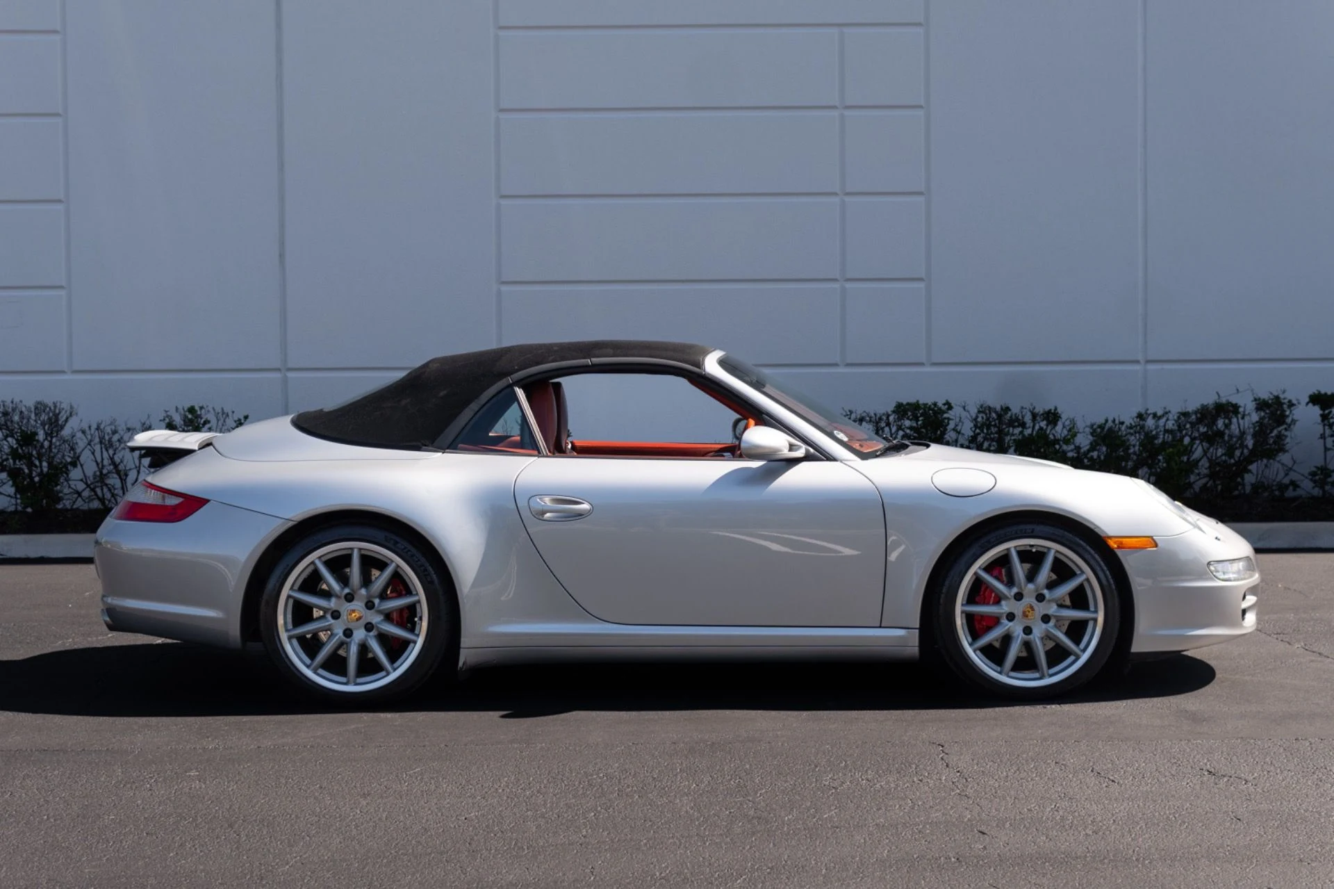 mph012_559020850_Used_2006_Porsche_911_Carrera_S_1770441608_b20395971c