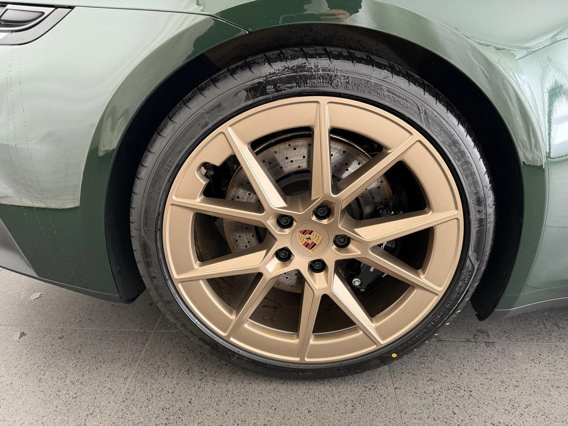 mph012_559953165_08b2ea4422bdea0a128f123ce53e6be0x_cdaba1cc79