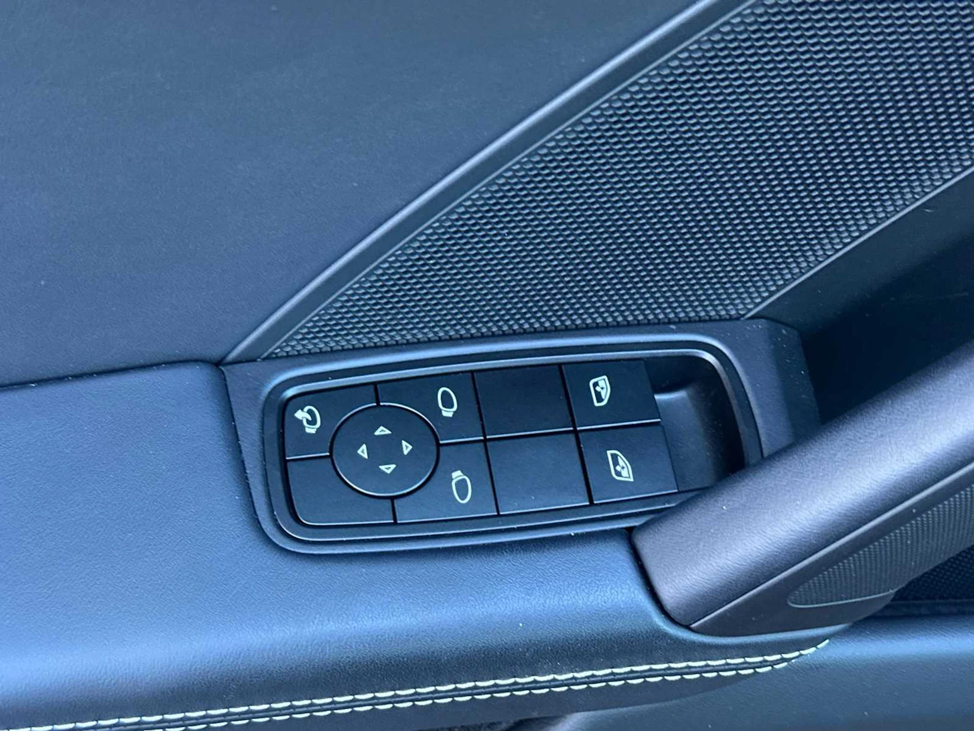 mph012_560389488_606a3dd07a8482fc534490f7c2323a06x_be39b09772