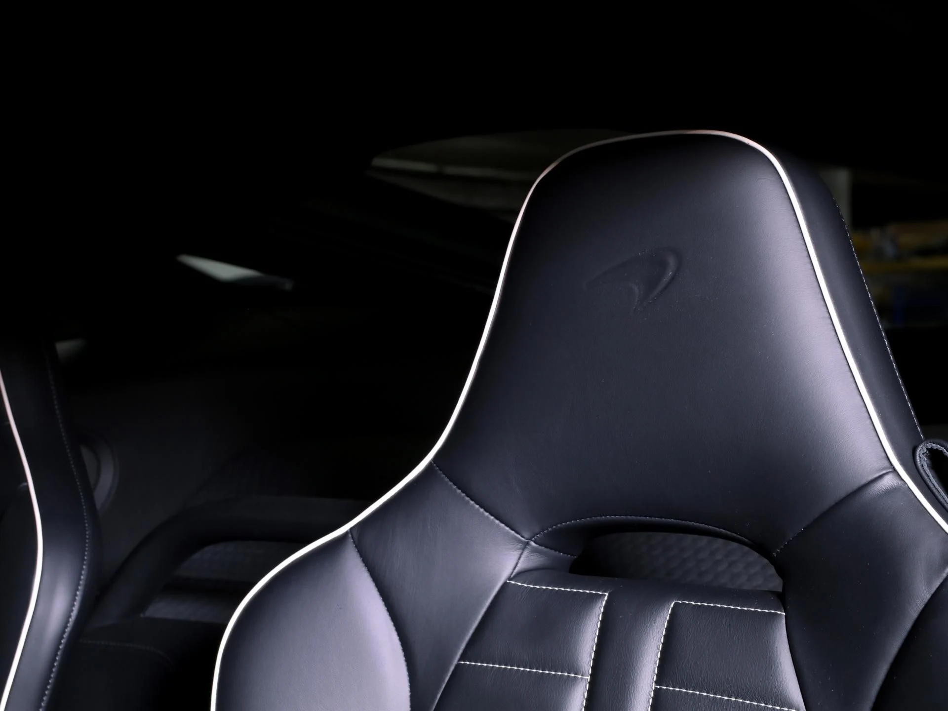 mph012_560606998_New_2025_Aston_Martin_DBX_707_1752246368_ceceab02de