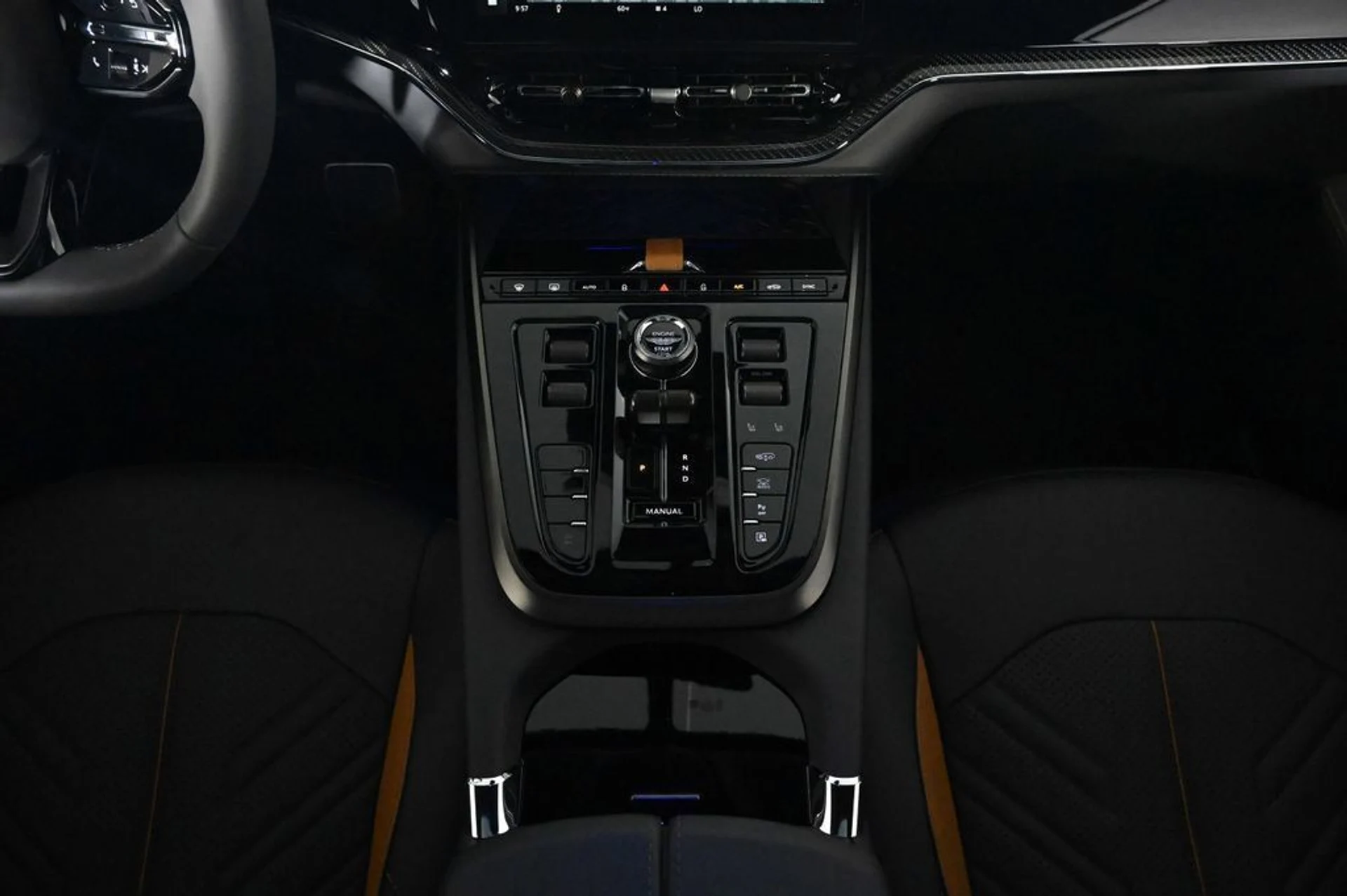 mph012_561877974_new_2026_aston_martin_dbx_sawd_11350_23029728_13_1024_0165ee3c70