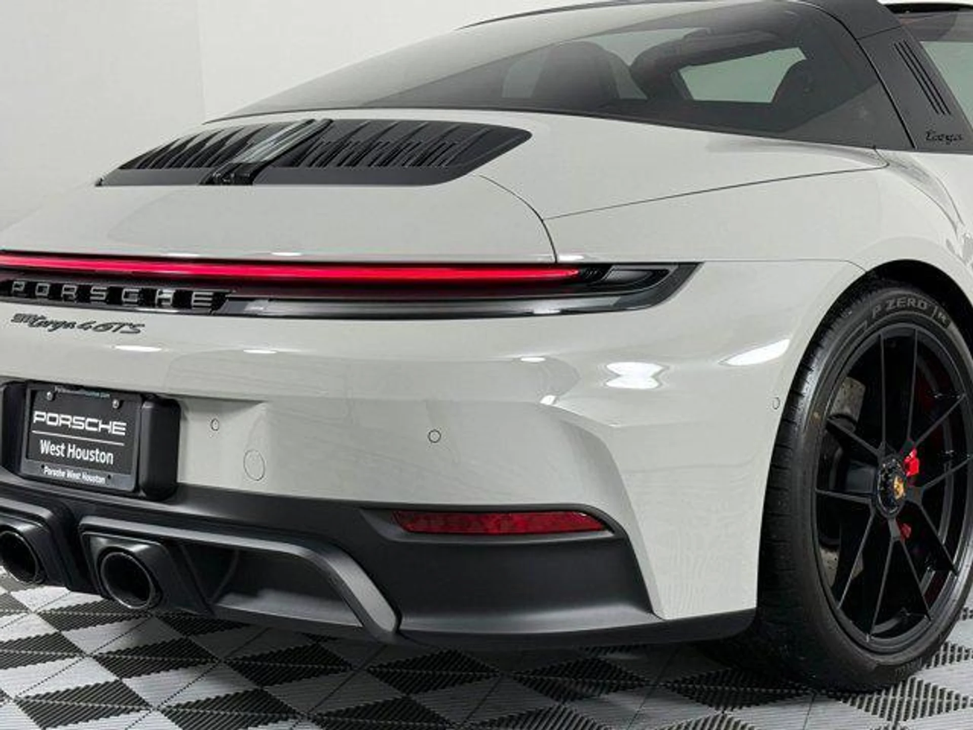 mph012_569240890_z_Ou_Hnp_An_Y_Tc_IG_5_Wy8dlg_P43_Z_Bc_e5fd3bd18b