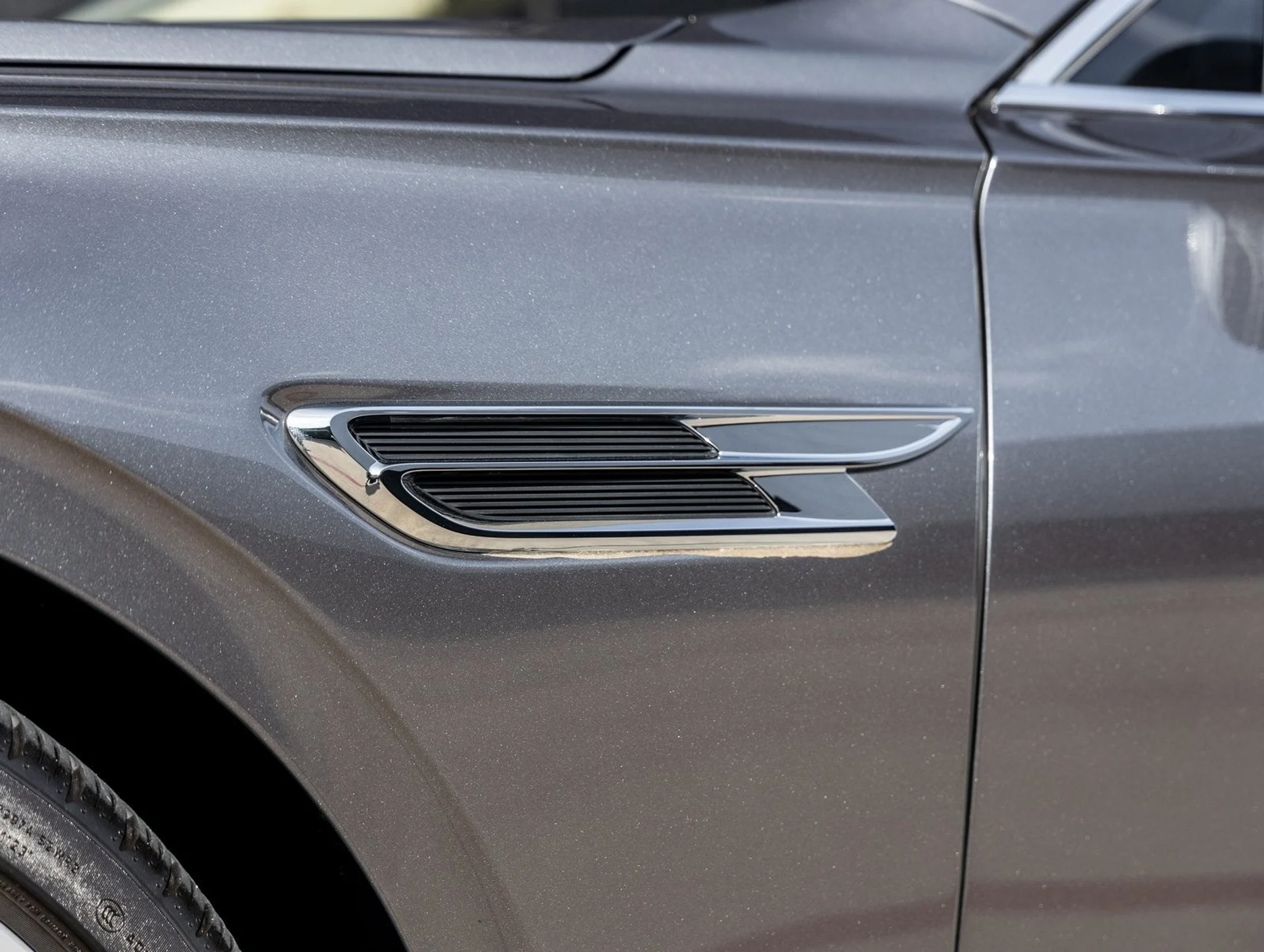 mph012_571196948_13_2f48ce126a