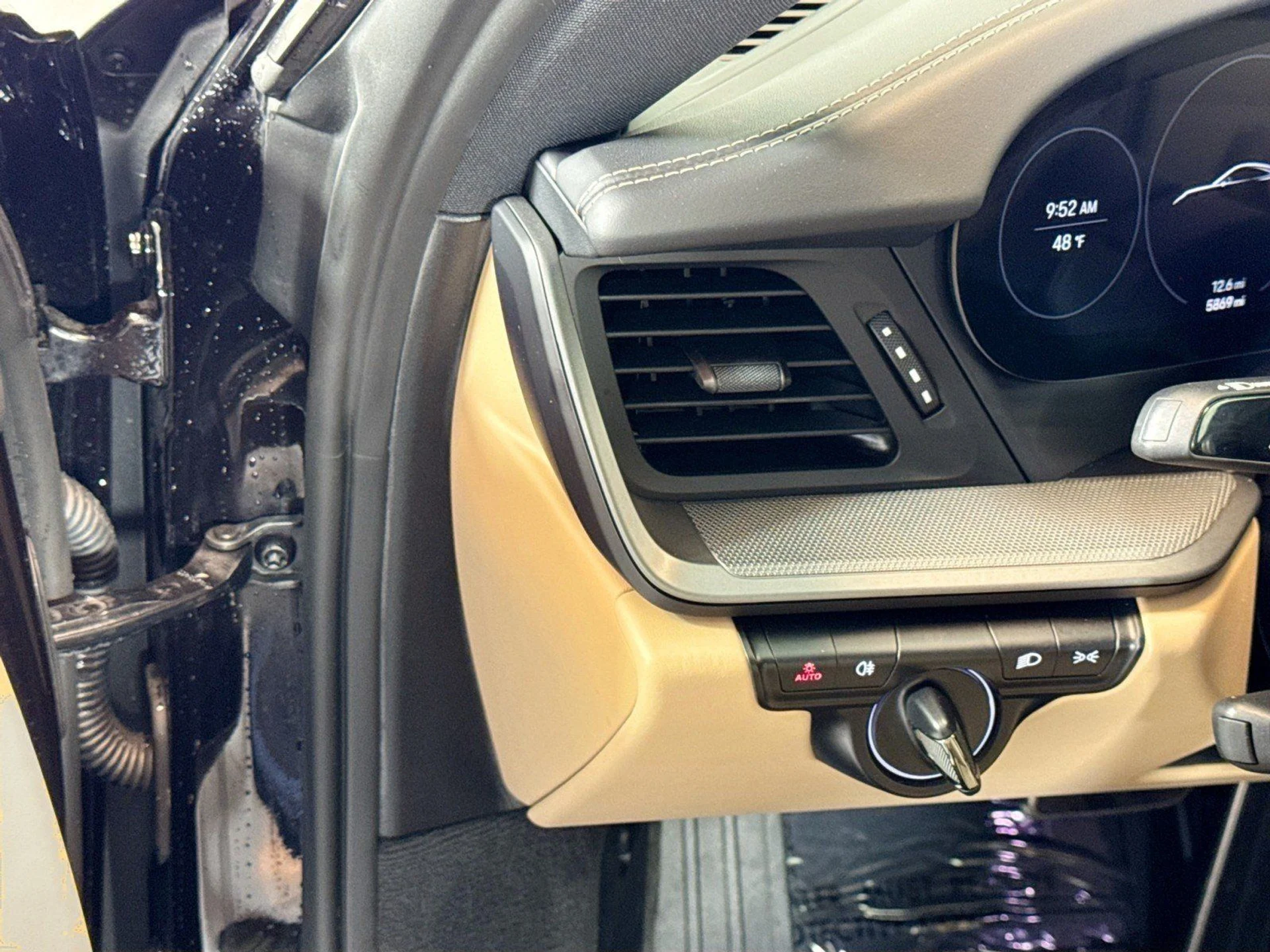 mph012_579415254_b8053cd568e3f635220ec1797c427962_17b6aac139