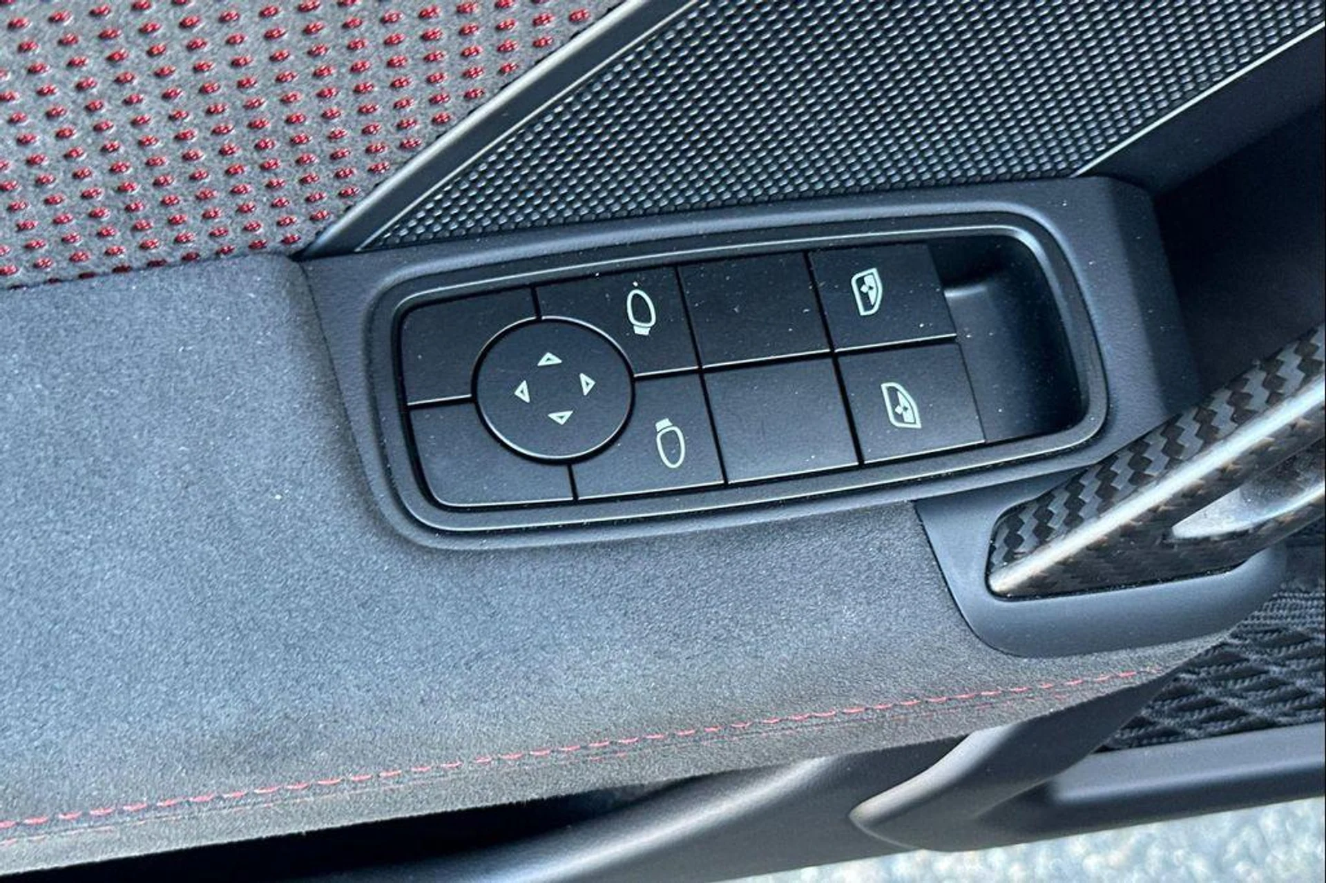 mph012_583246901_a_5cd_XSF_Ec0_Ckn1asf_F5_GQI_5g5s_2f9c8aa383