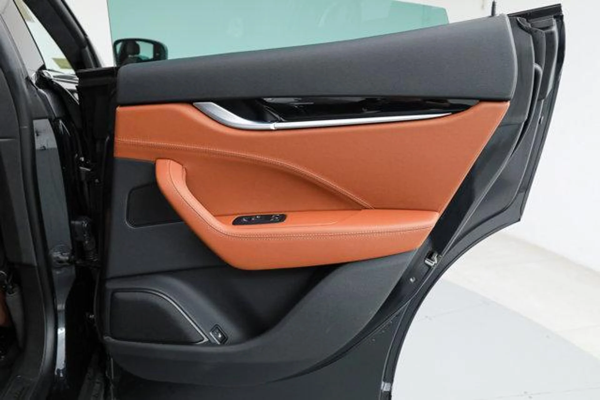 mph012_596705679_m_Fyz3_Unv_DG_1c_Ob_Ichqd_A7q_Q76_YQ_f81a55f271