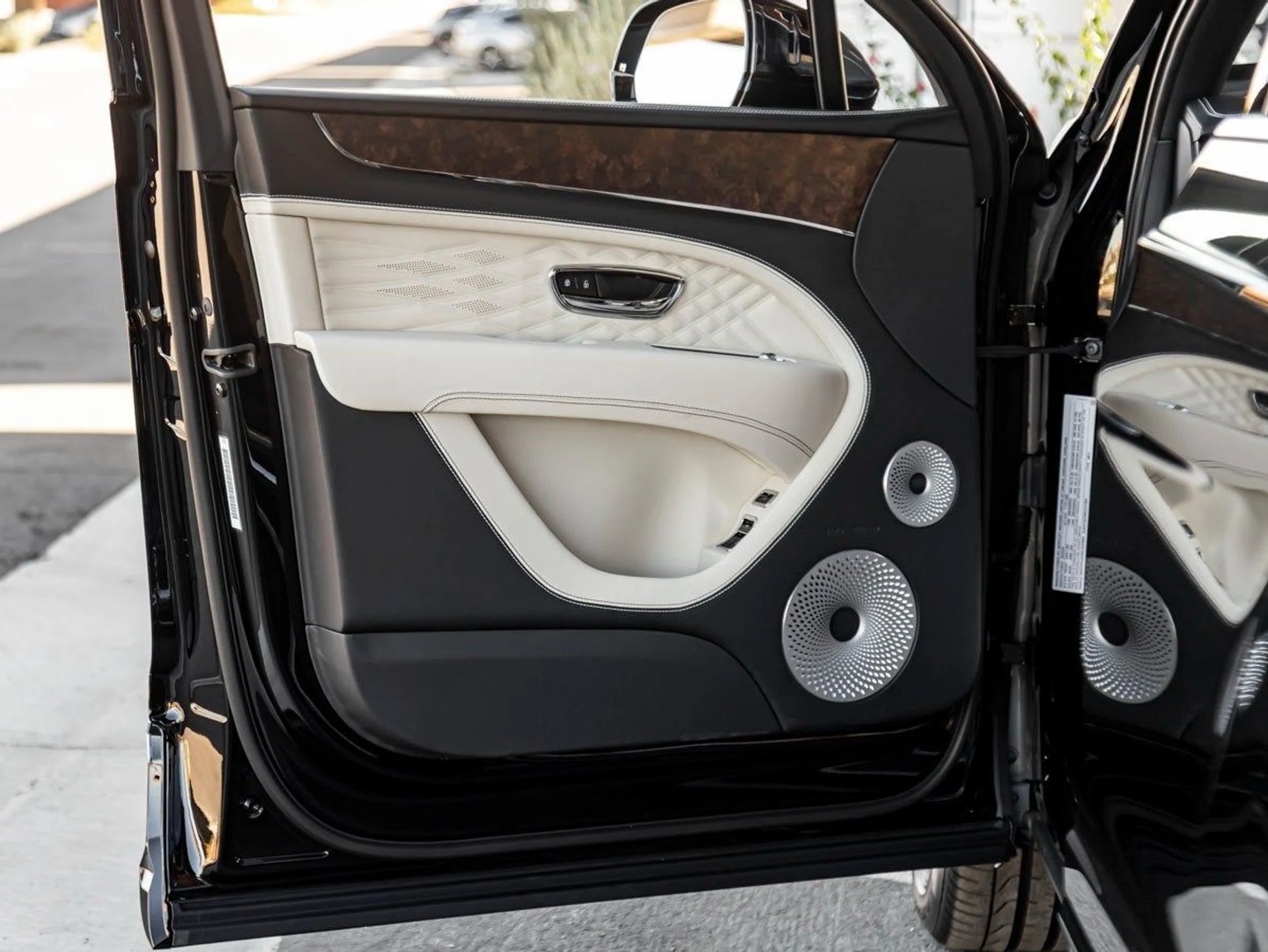 mph012_60244798_13_80e6b7eee1