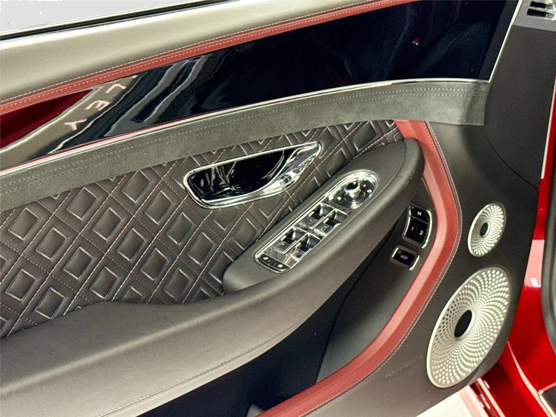 mph012_602980287_5963e67fb88103d3806aa610b0bc7f31_81e59cc209