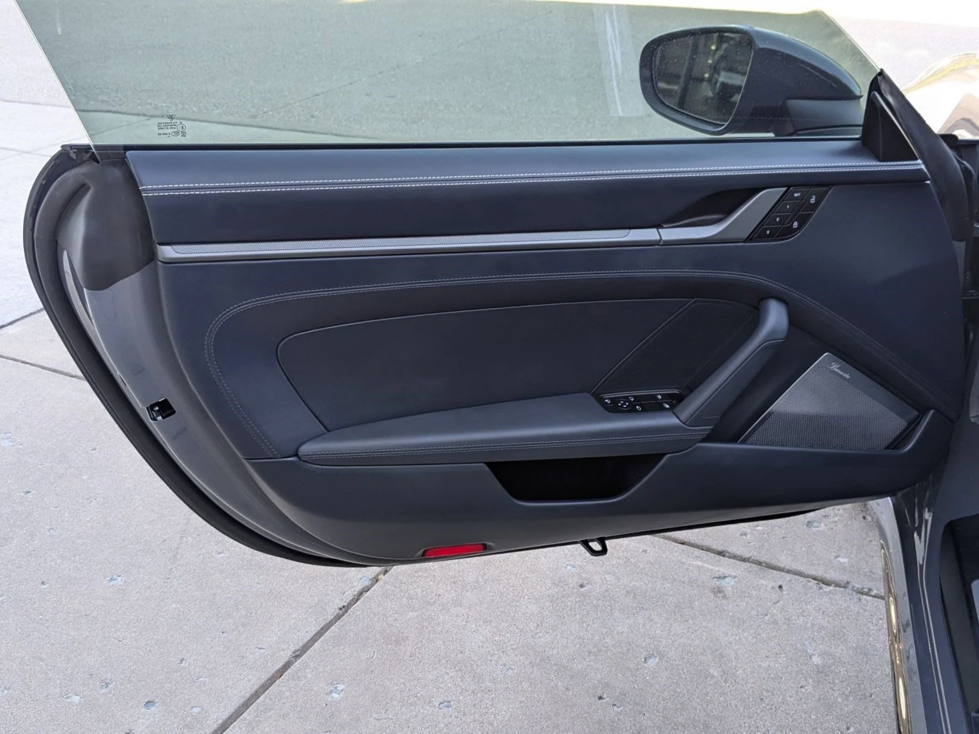 mph012_606910427_5fc786c17a7df5a12c29320ad5449ebfx_764d11b3e3