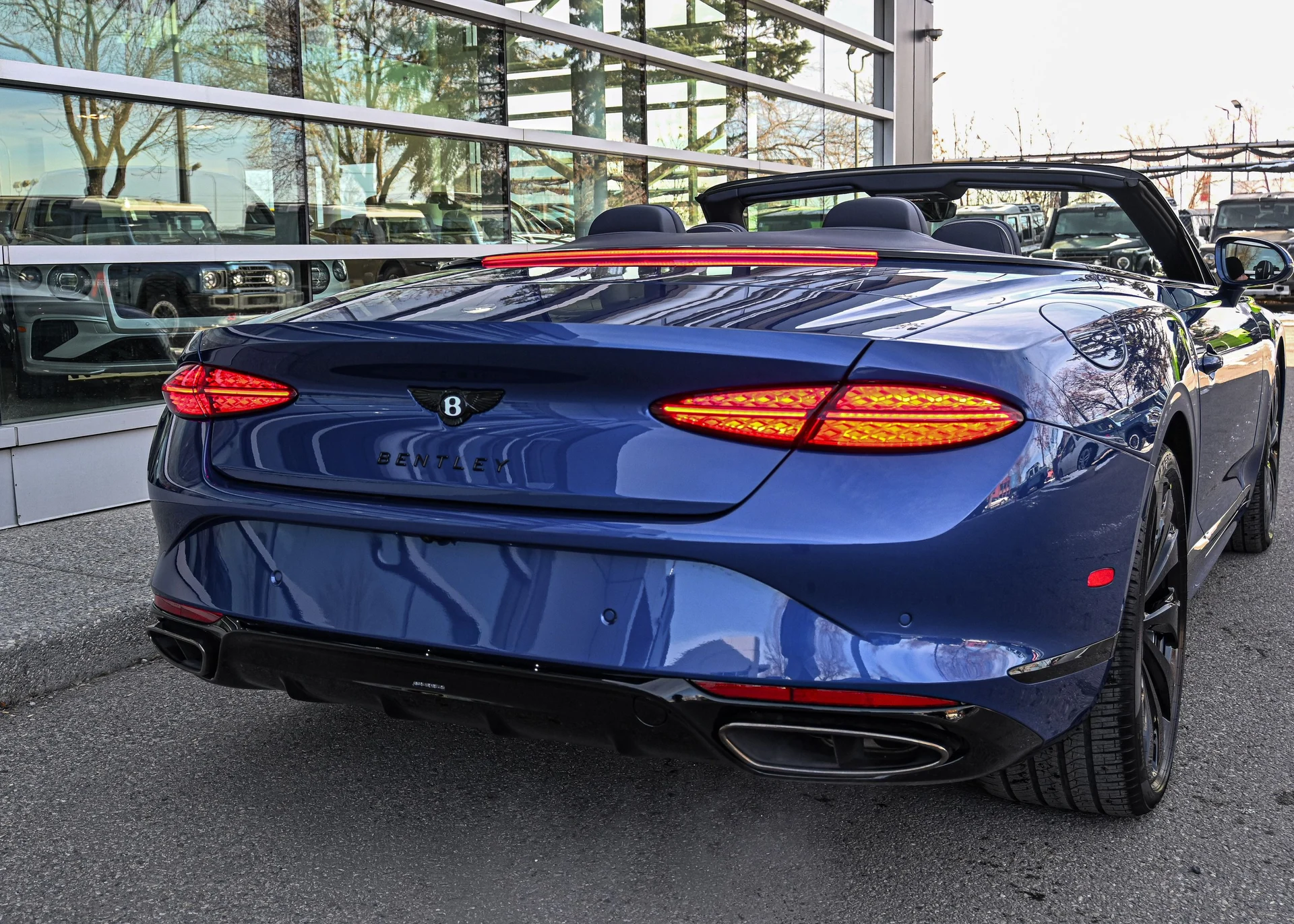 mph012_617028854_1b2eb4b6_d52c_4746_b838_f23f54699ec4_ad568a8e9b