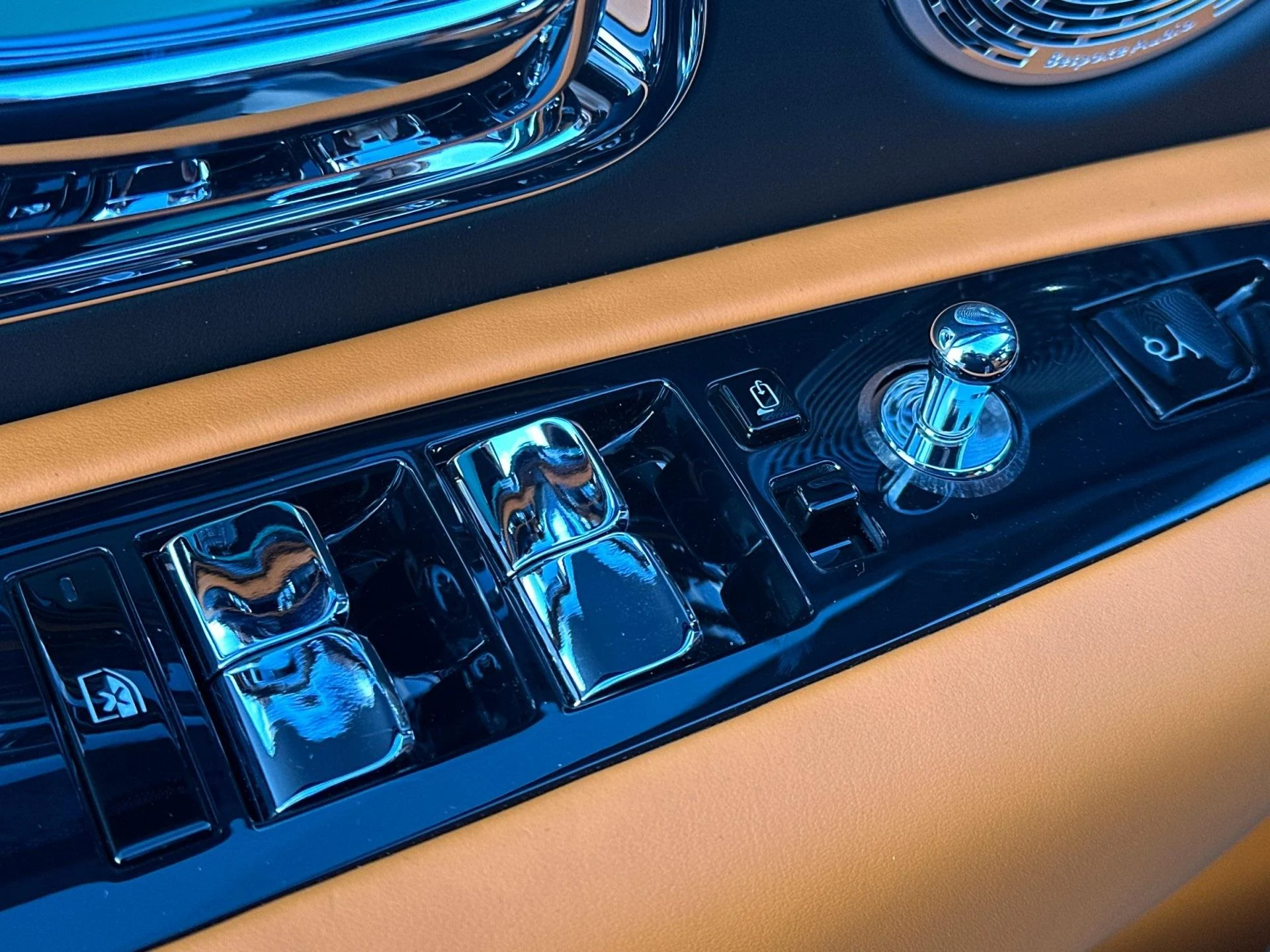 mph012_622651636_New_2026_Rolls_Royce_Black_Badge_Cullinan_1763737846_85448deadb