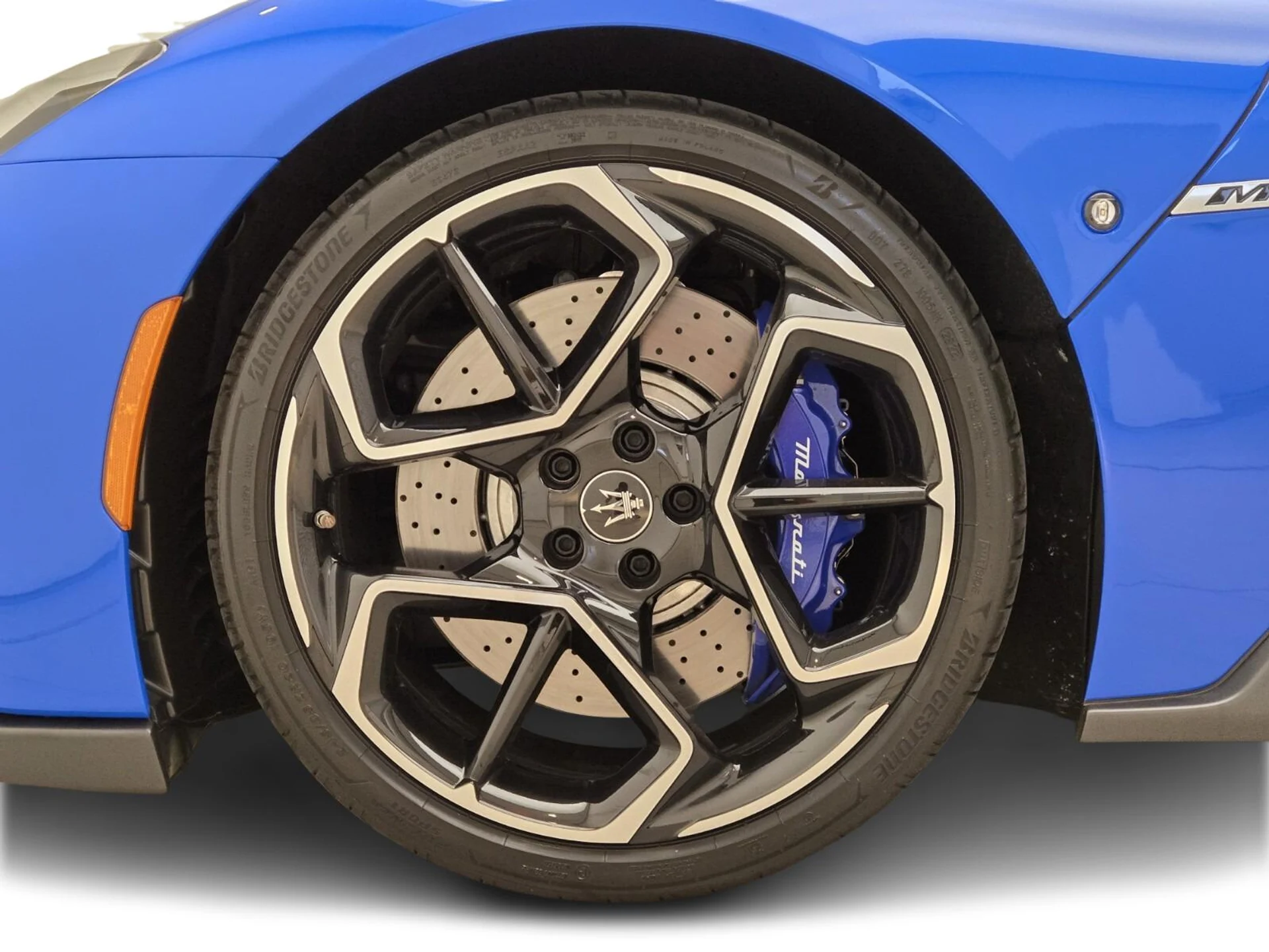 mph012_622755791_Used_2023_Maserati_MC_20_1753164704_3866a493cd