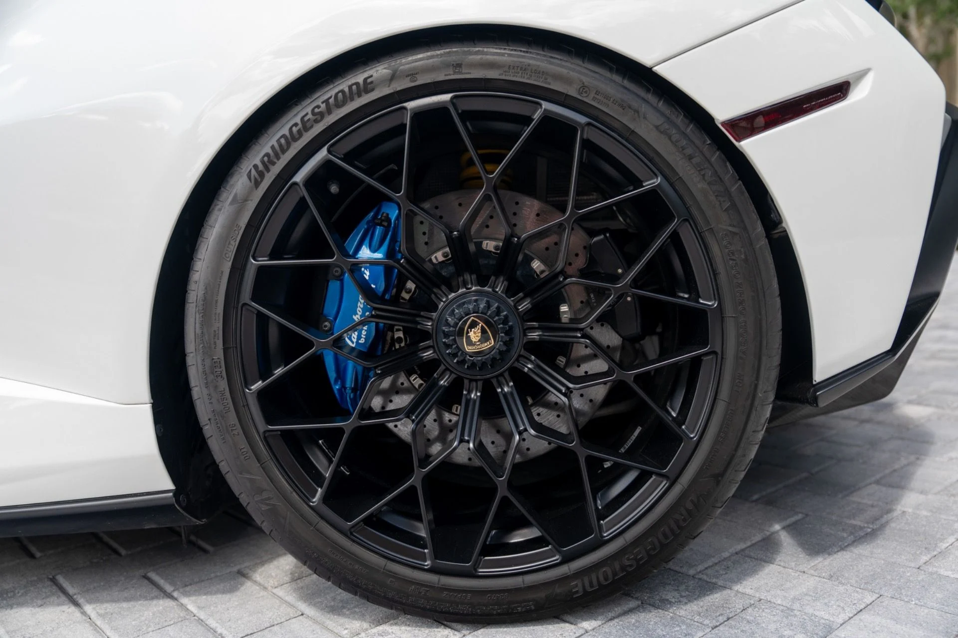 mph012_623722233_Used_2021_Lamborghini_Huracan_STO_1787070196_9424199d7e