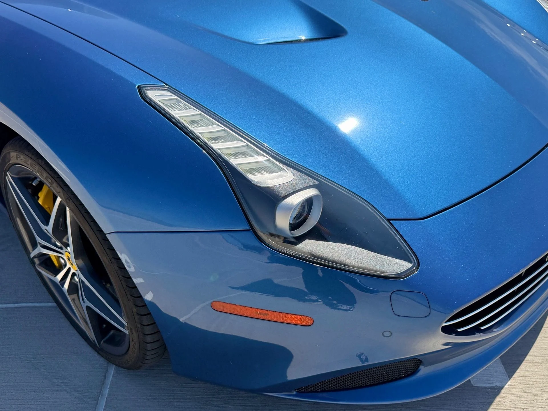 mph012_625617888_Used_2015_Ferrari_California_T_1787790993_af7b0844ed