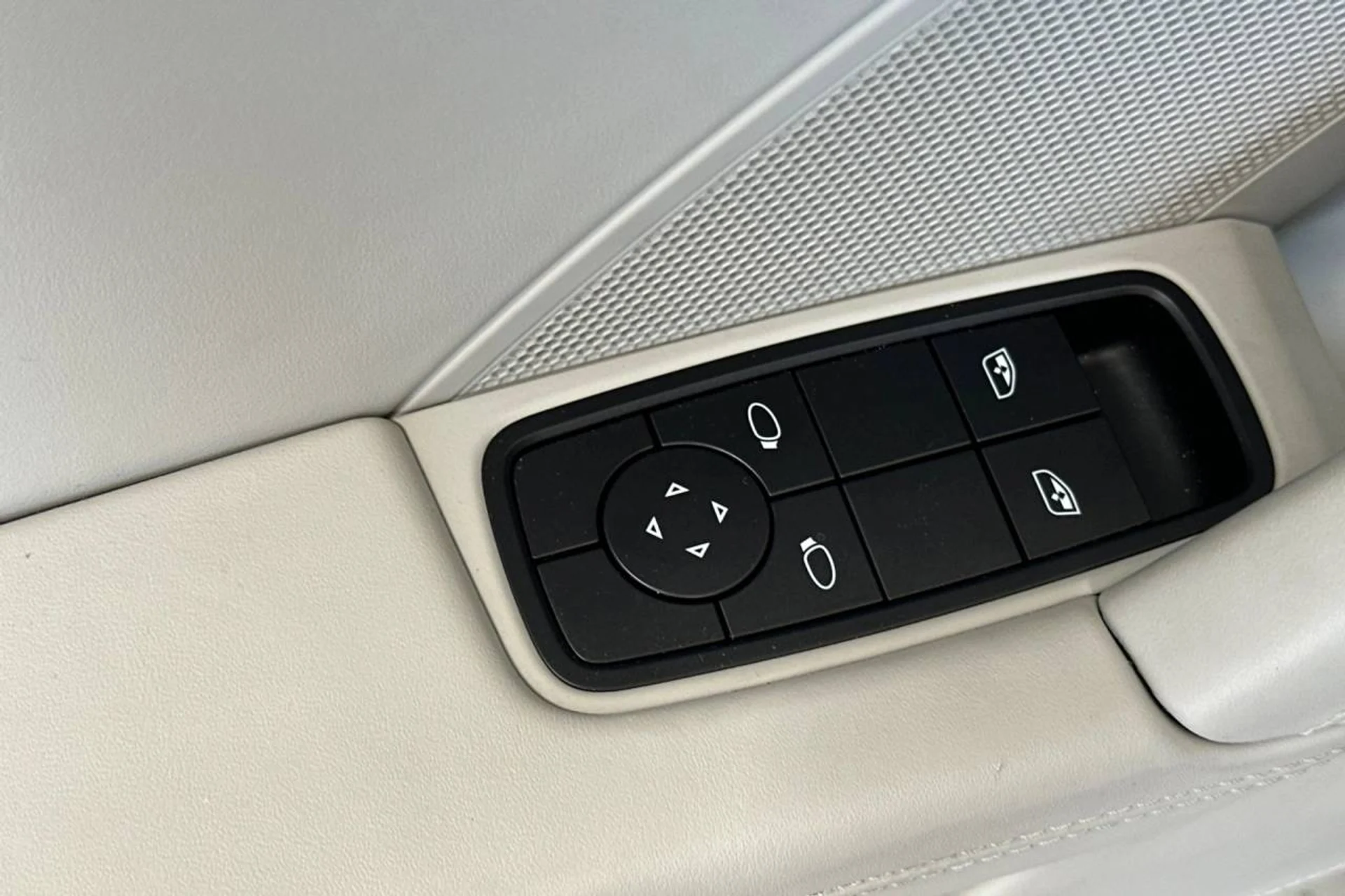 mph012_625619811_1280_7499c6c194