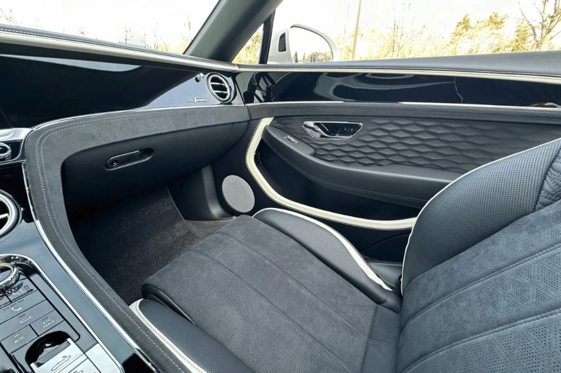 mph012_626523136_New_2026_Bentley_Continental_GT_Speed_1770880408_e38b3532cd