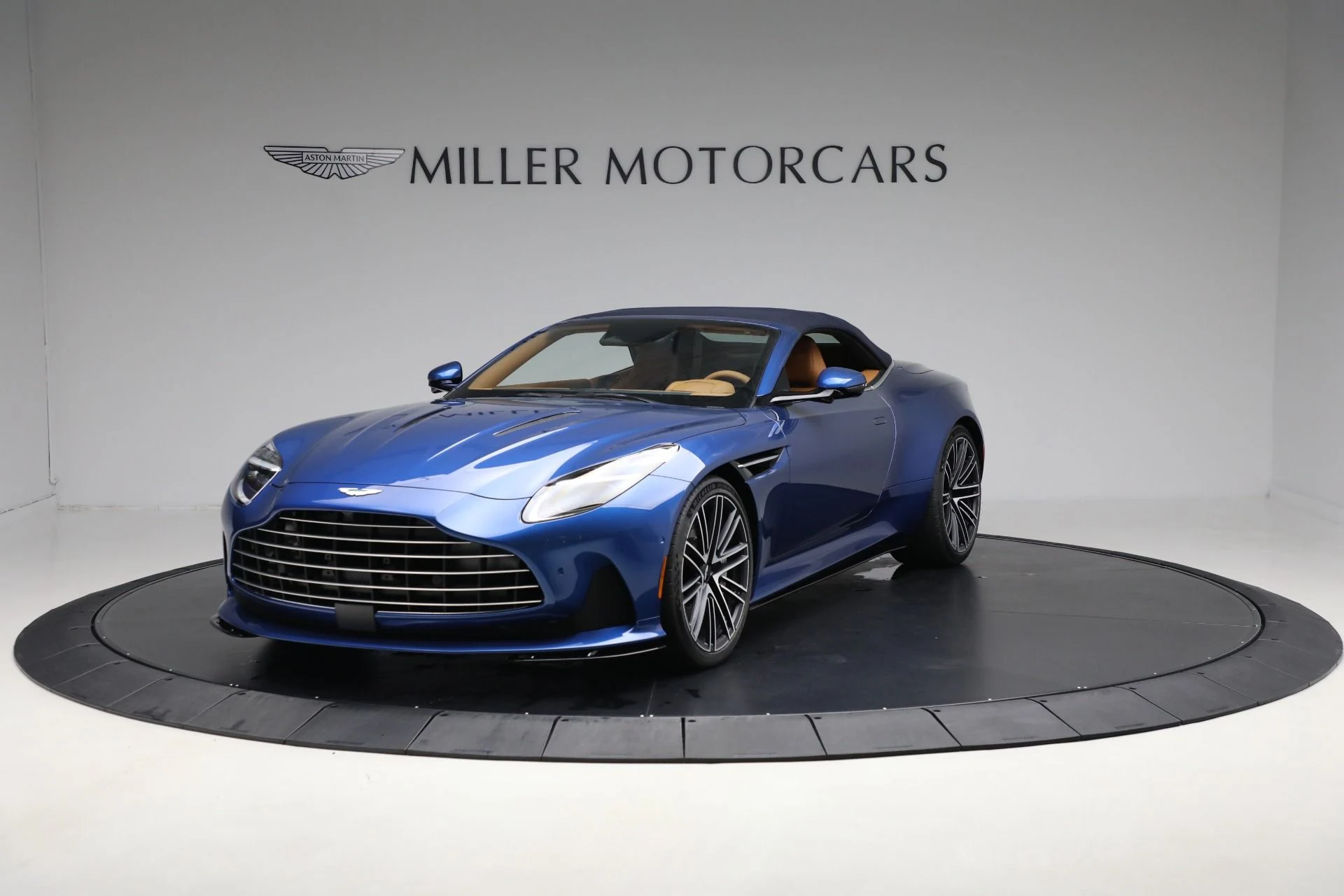 mph012_627546001_New_2025_Aston_Martin_DB_12_Volante_7b61b35802